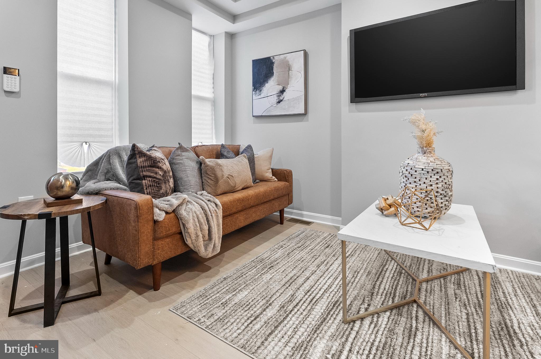 SANDTOWN-WINCHESTER - Residential