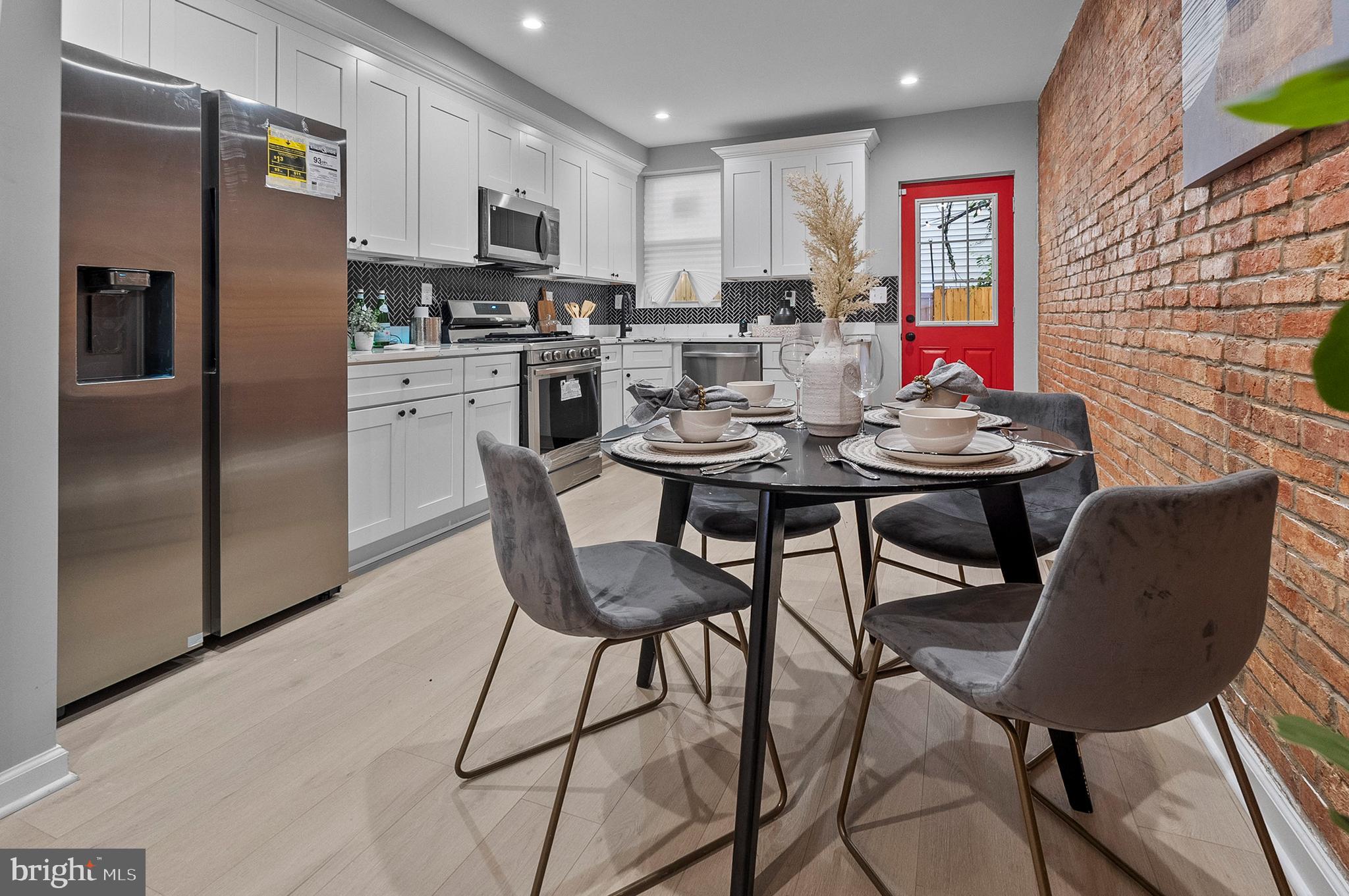 SANDTOWN-WINCHESTER - Residential