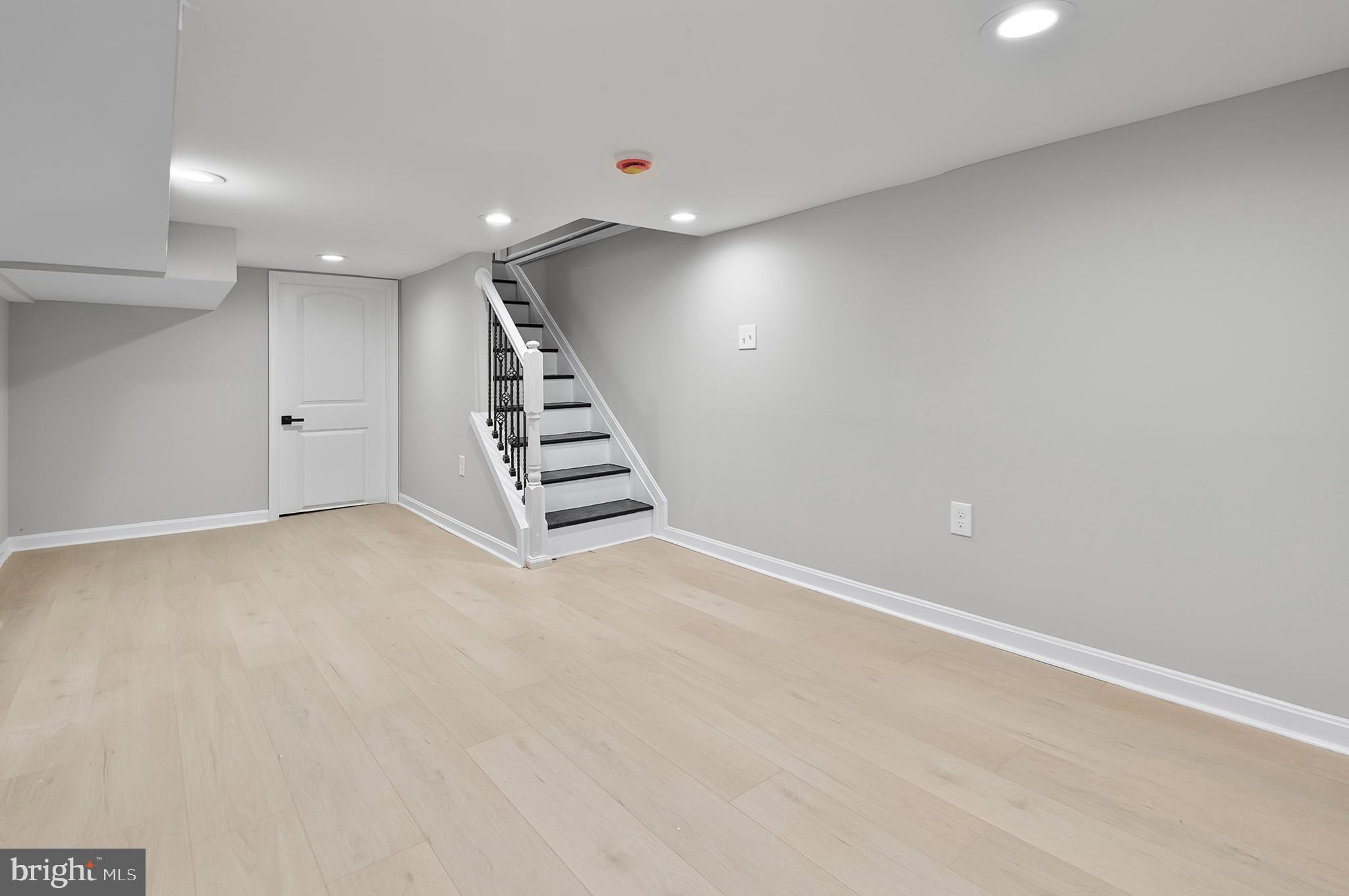 SANDTOWN-WINCHESTER - Residential