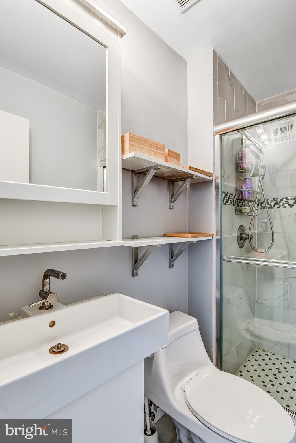 FLINT HILL MANOR - Residential