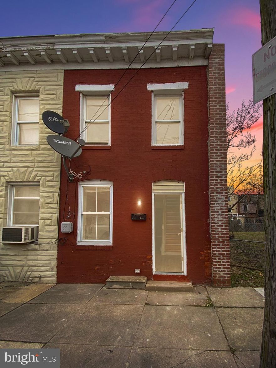 Are you looking for a turn-key investment to add to your portfolio? Here it is. Blocks to Carroll Park & Carroll Park Golf Course. Just a few minutes to Westside Shopping Center, Grace Medical Center, & Mount Clare Junction Shopping Center. Easy Access to Major Traffic Artery W Pratt St.