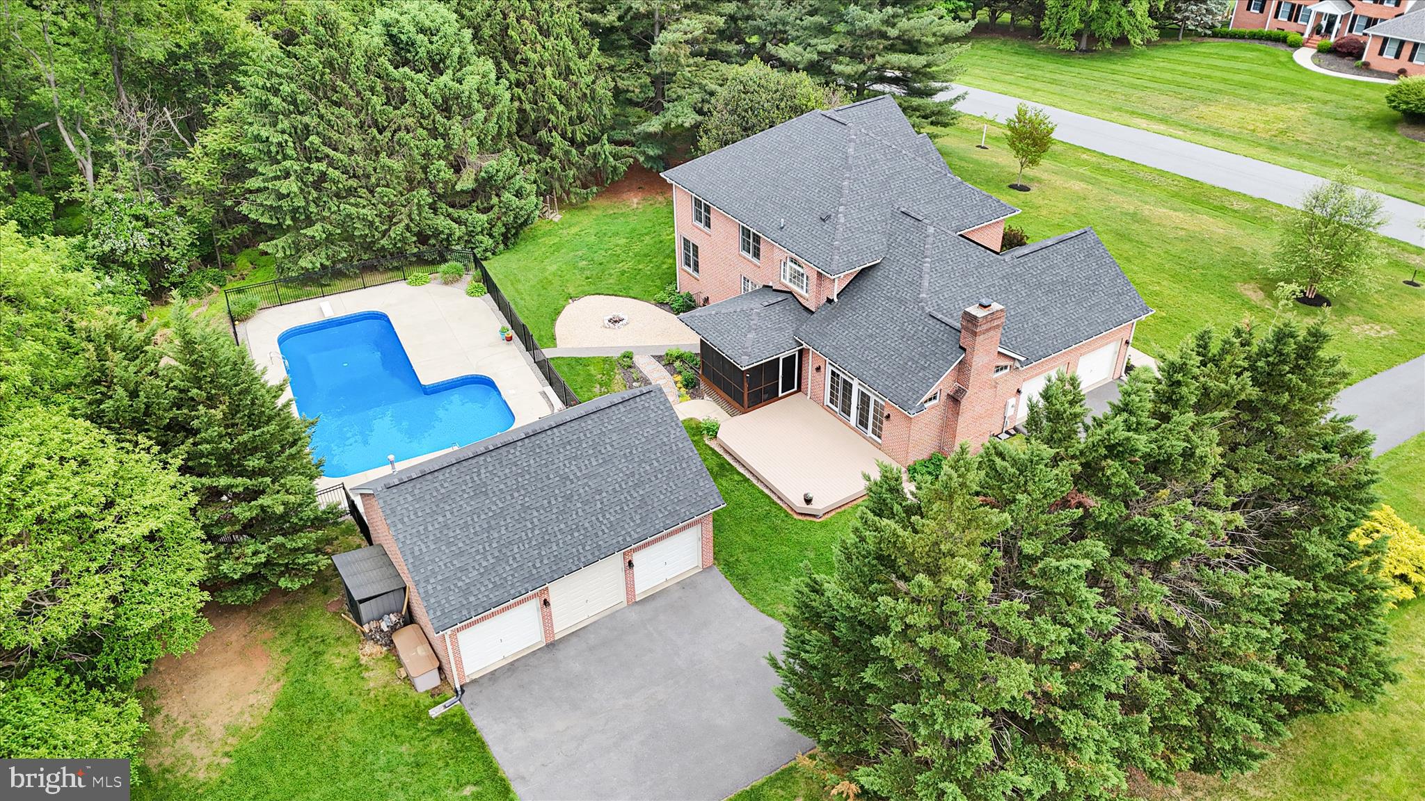 HIGHMEADOWS - Residential