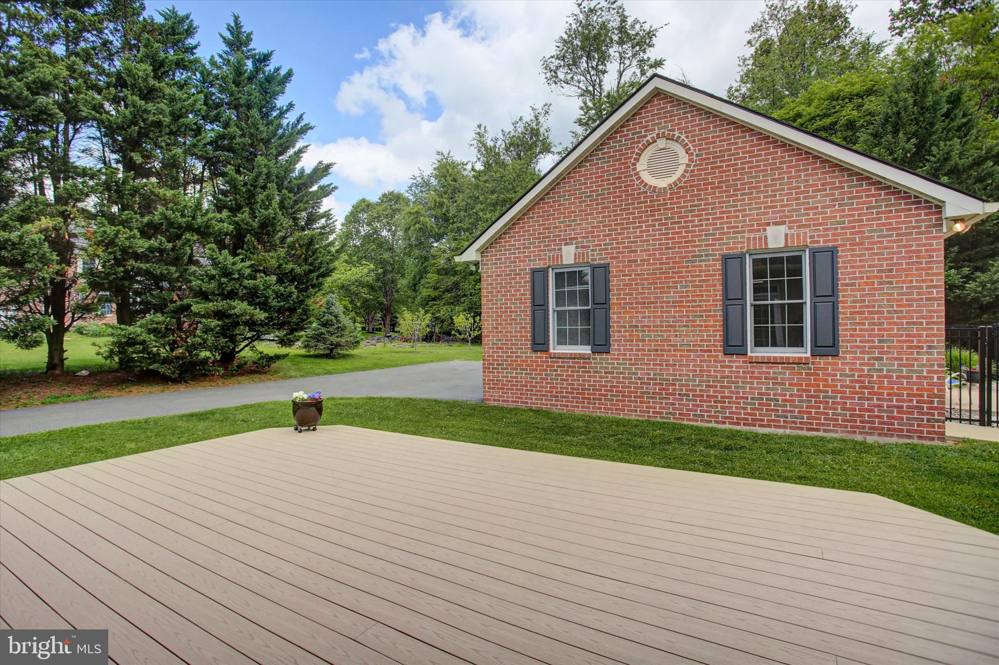 HIGHMEADOWS - Residential