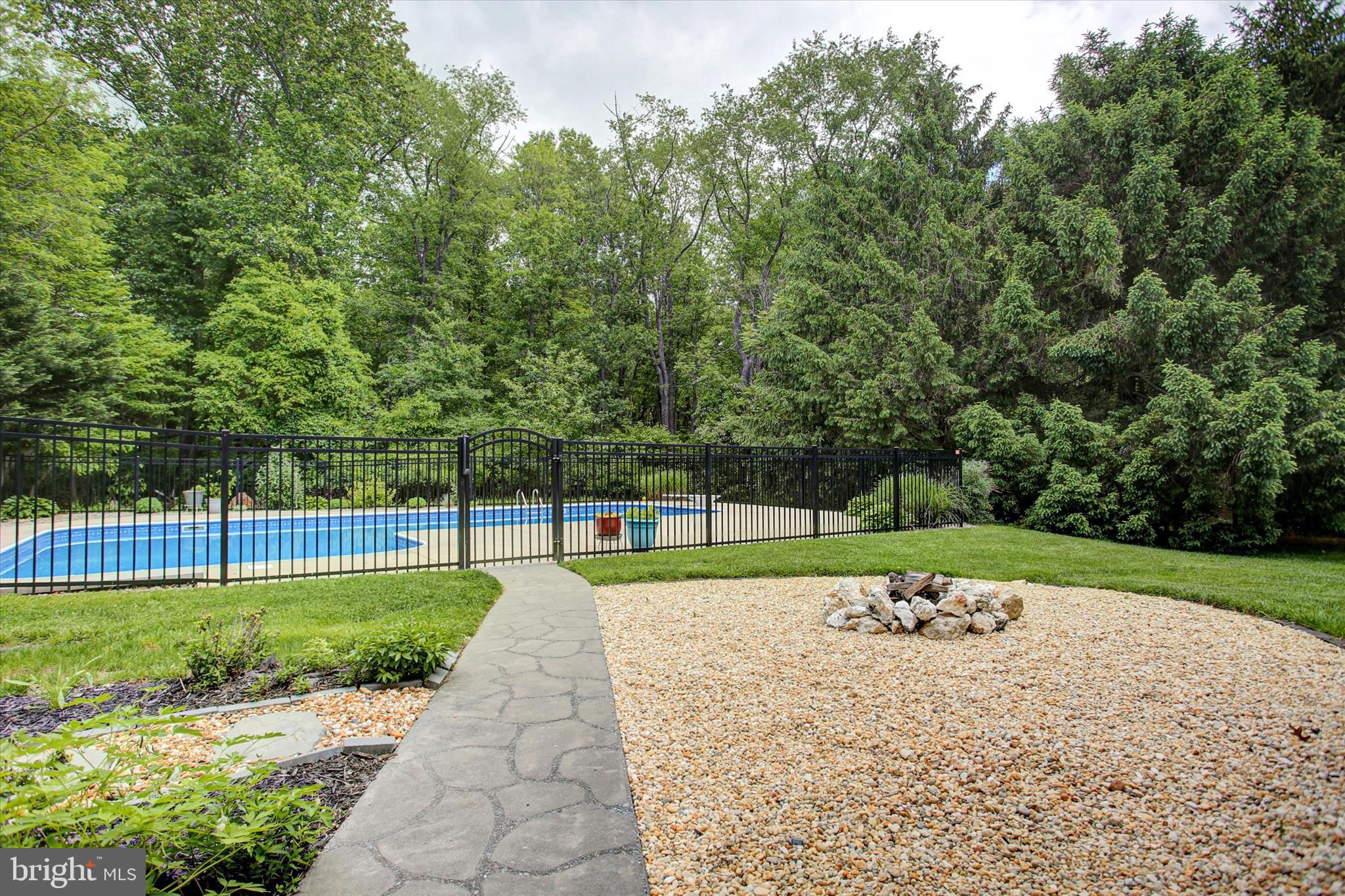 HIGHMEADOWS - Residential