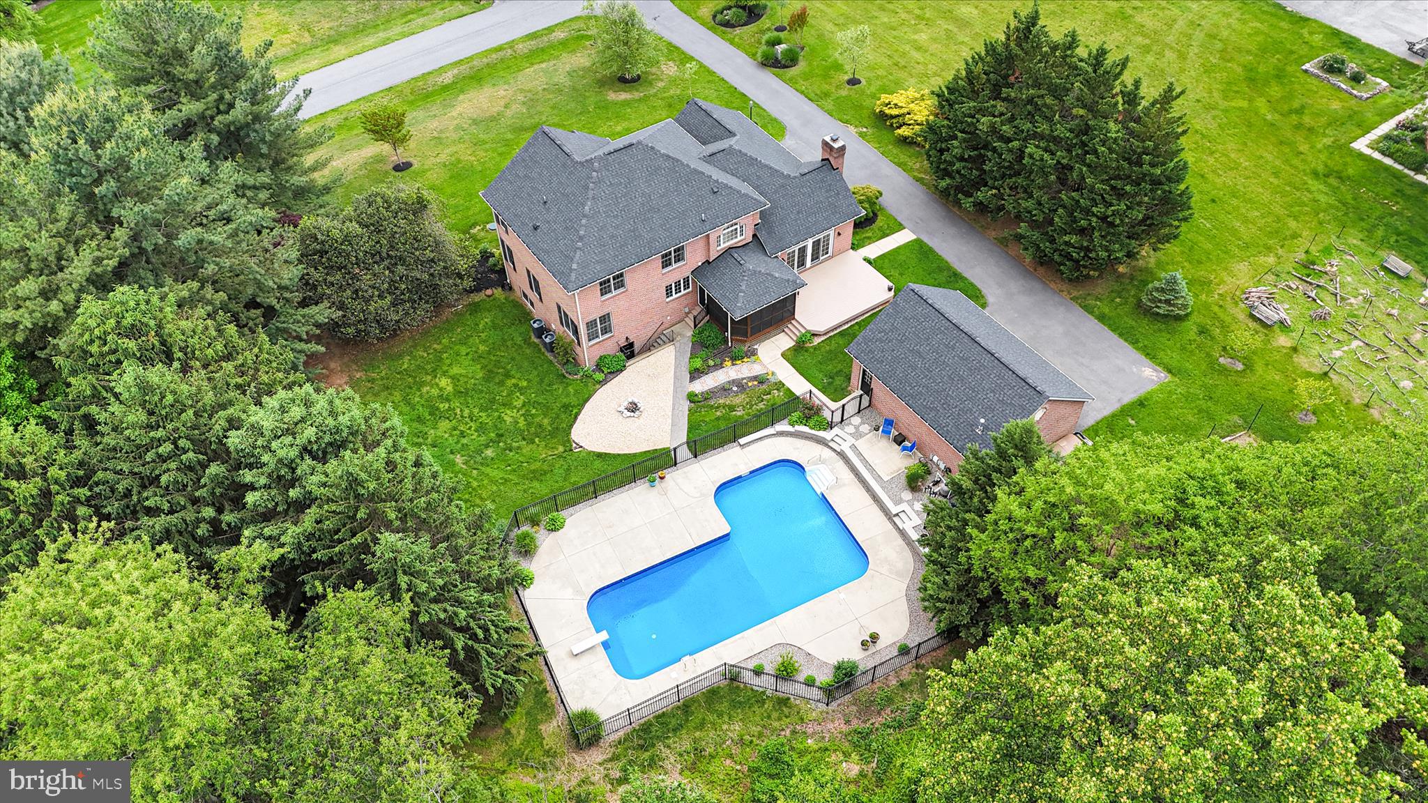 HIGHMEADOWS - Residential