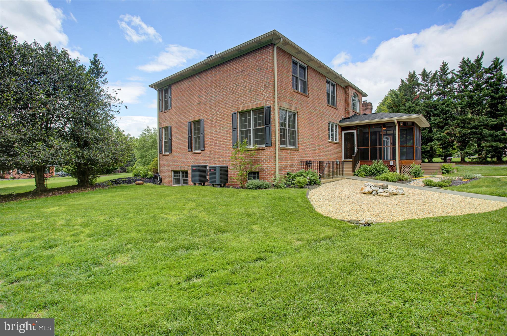 HIGHMEADOWS - Residential