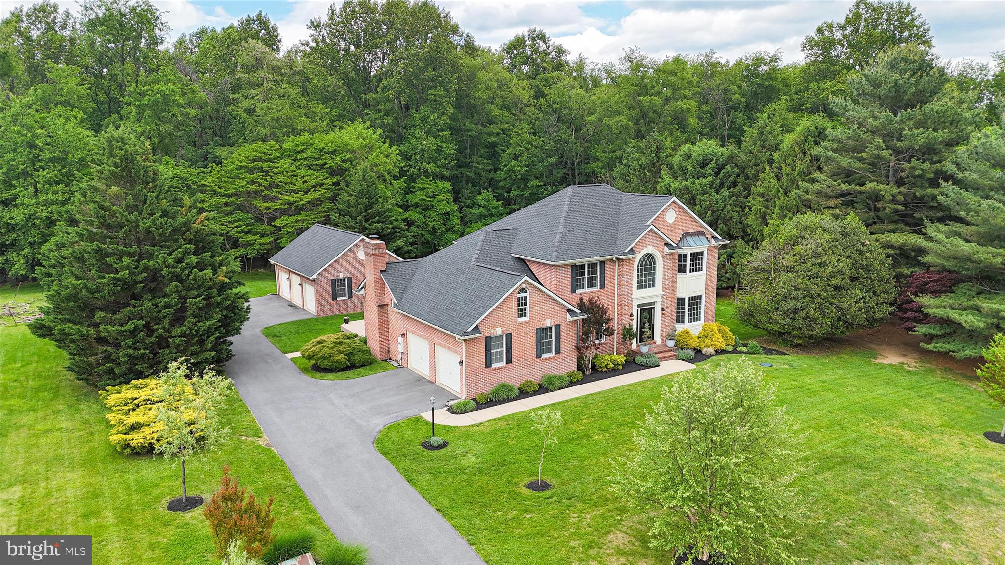 HIGHMEADOWS - Residential