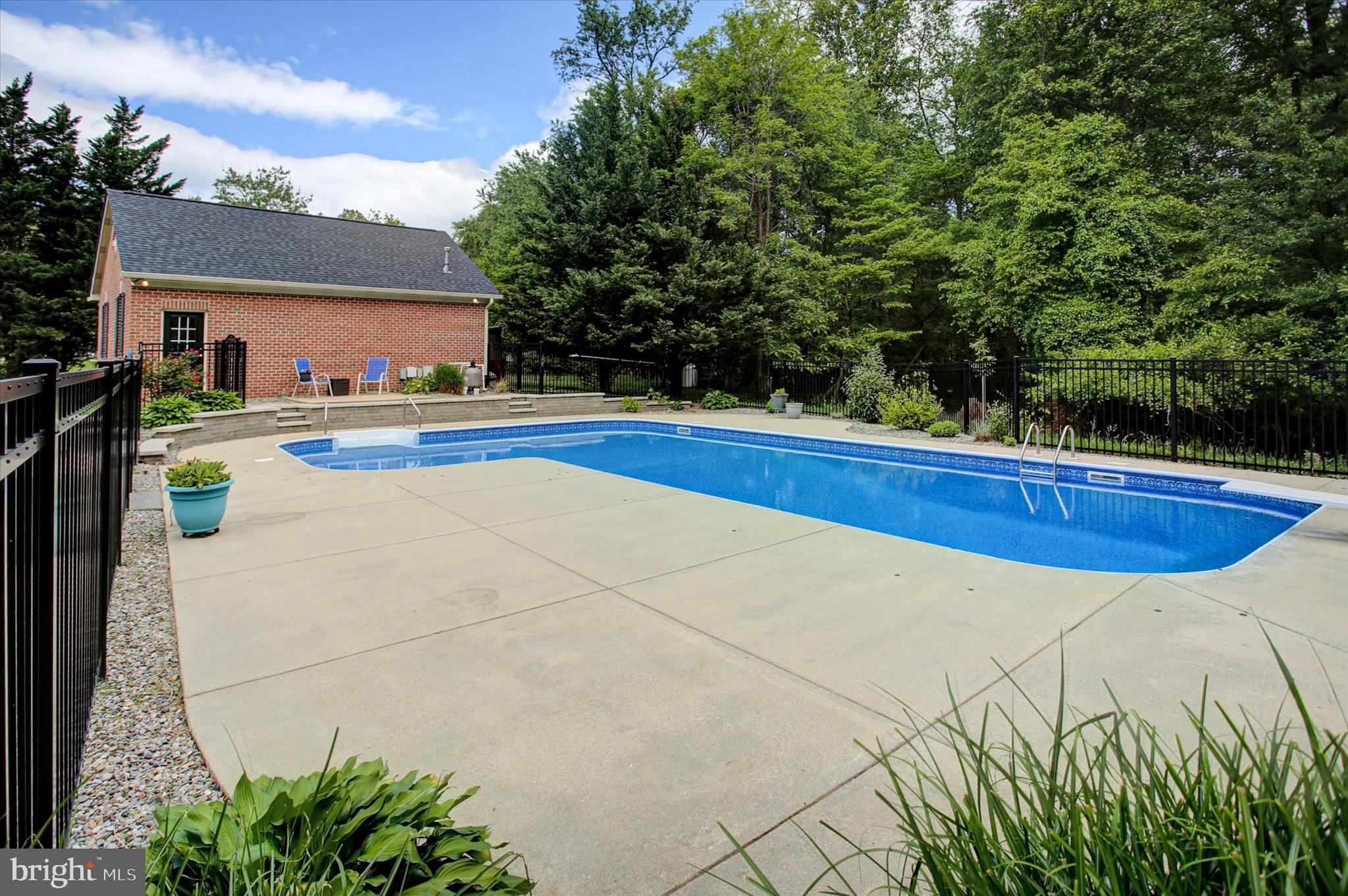 HIGHMEADOWS - Residential