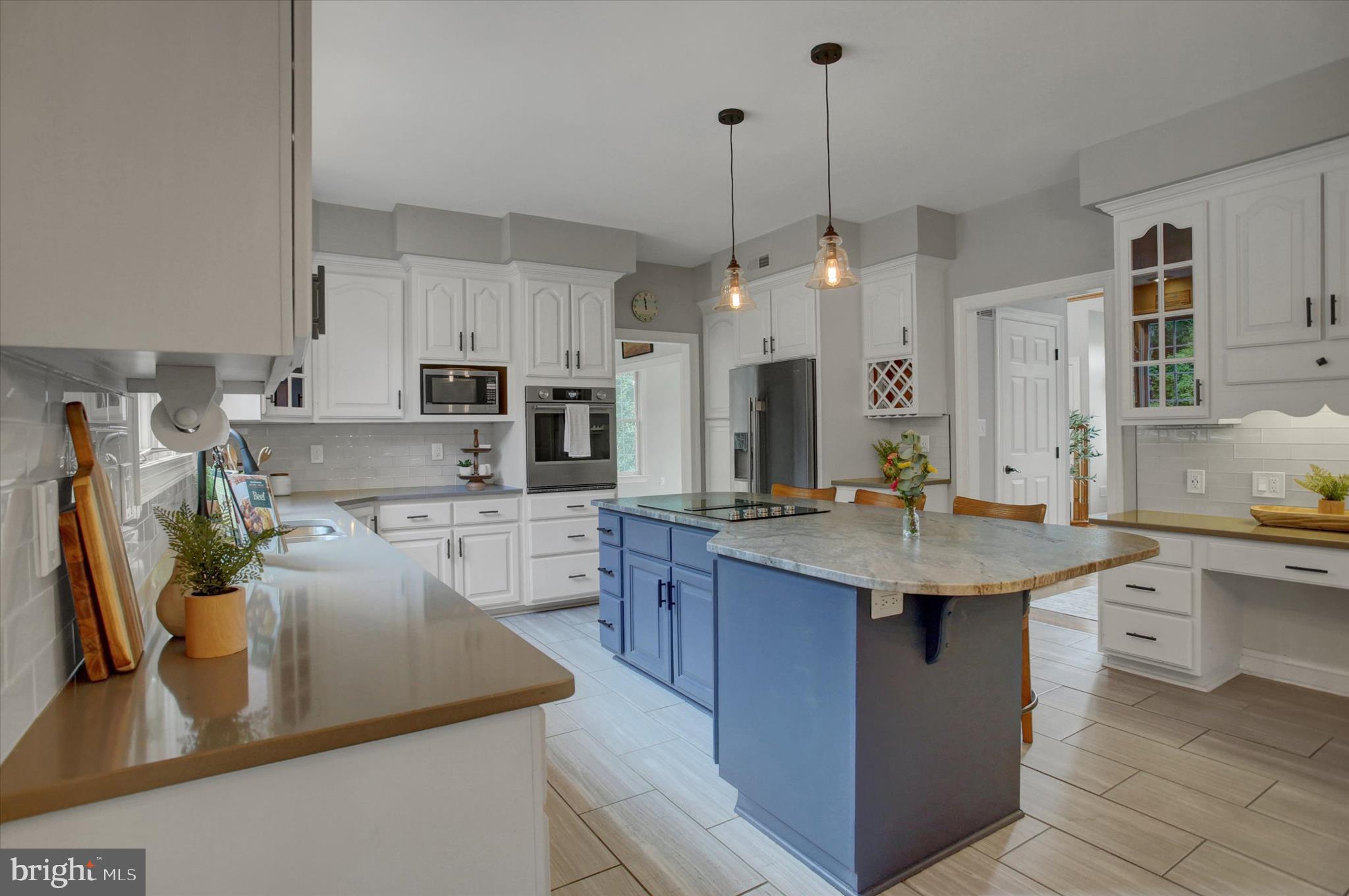 HIGHMEADOWS - Residential