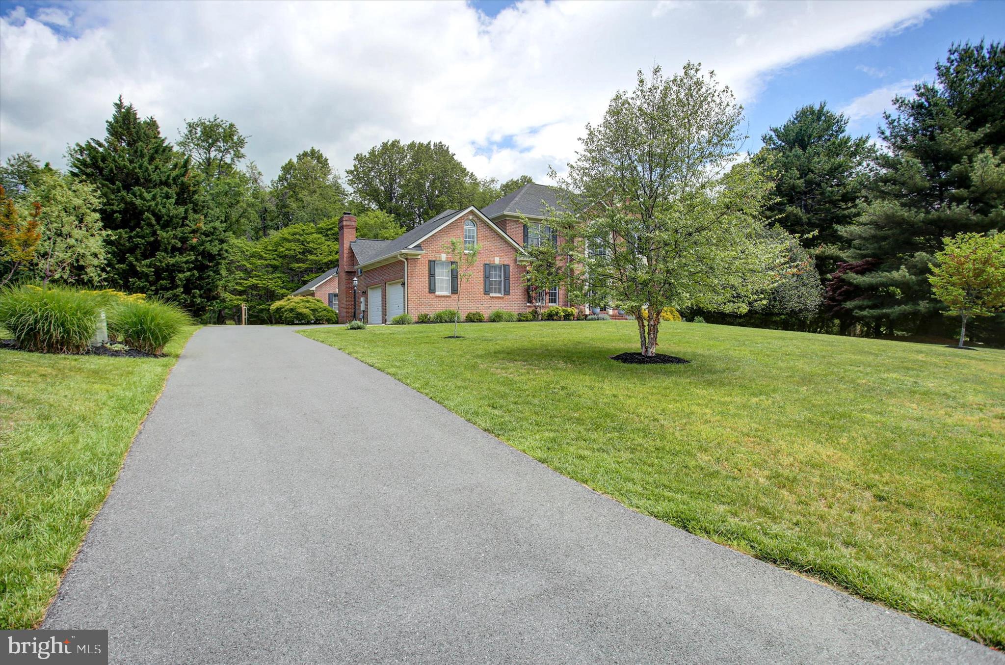 HIGHMEADOWS - Residential