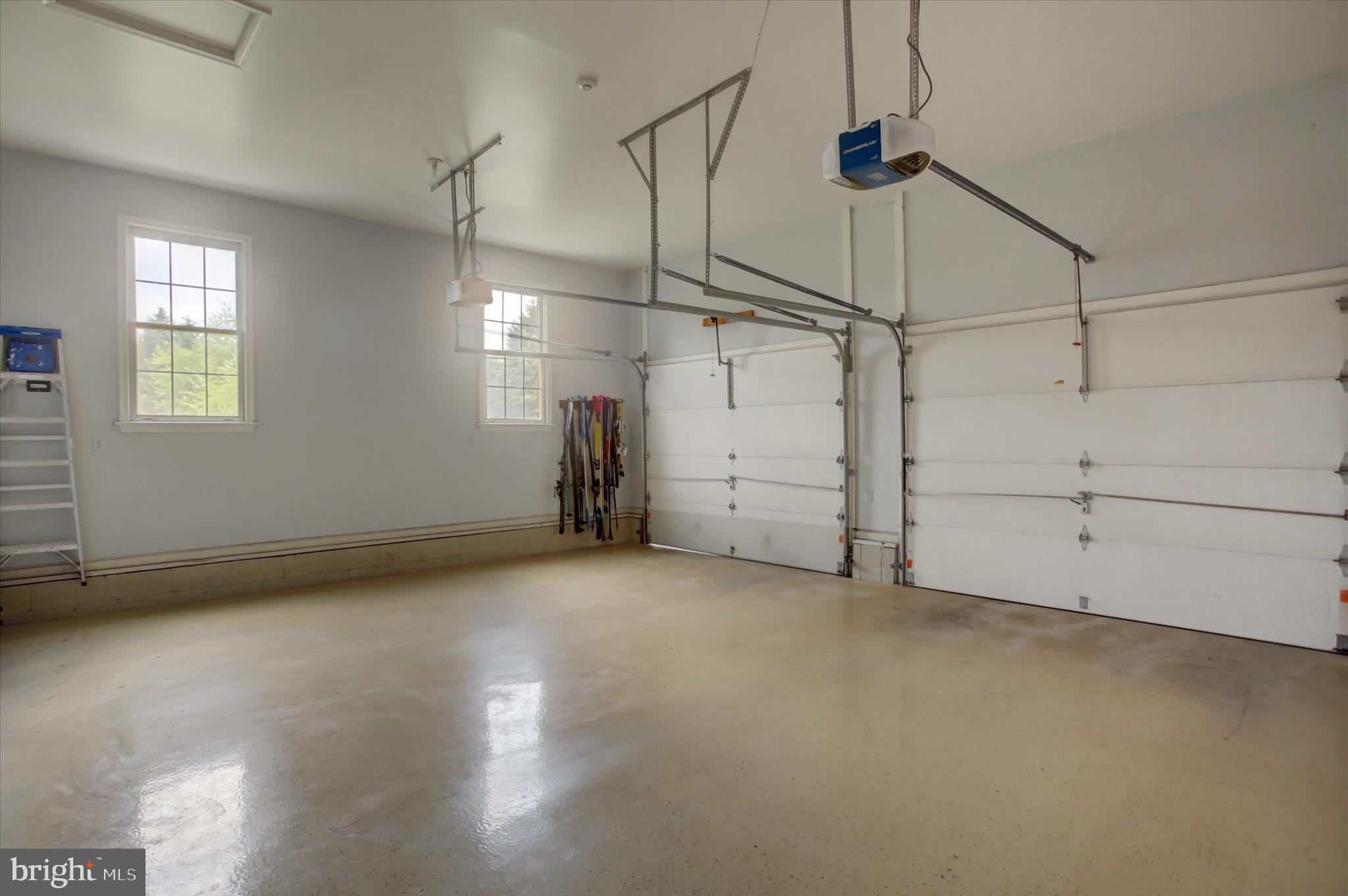 HIGHMEADOWS - Residential