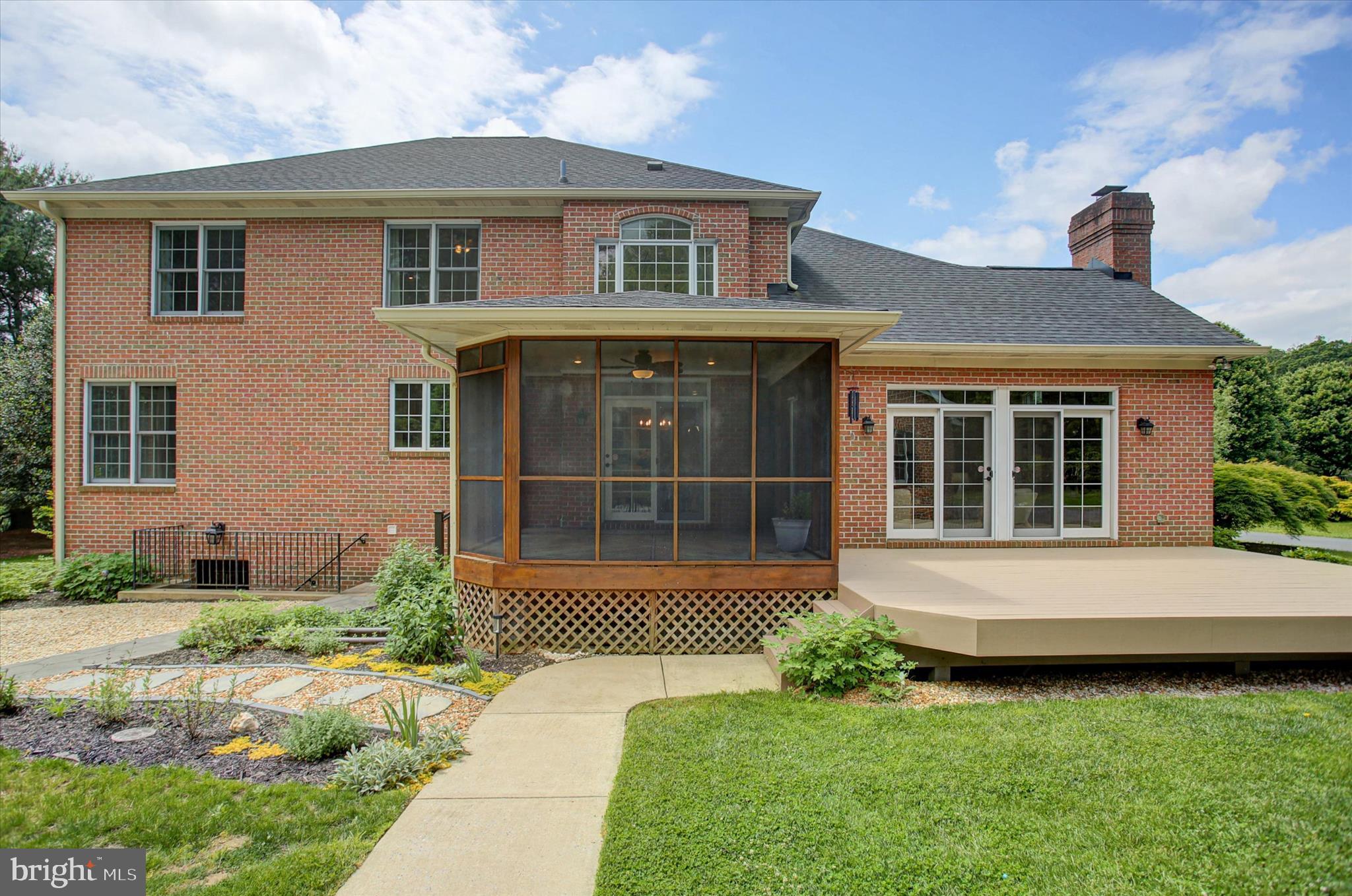 HIGHMEADOWS - Residential