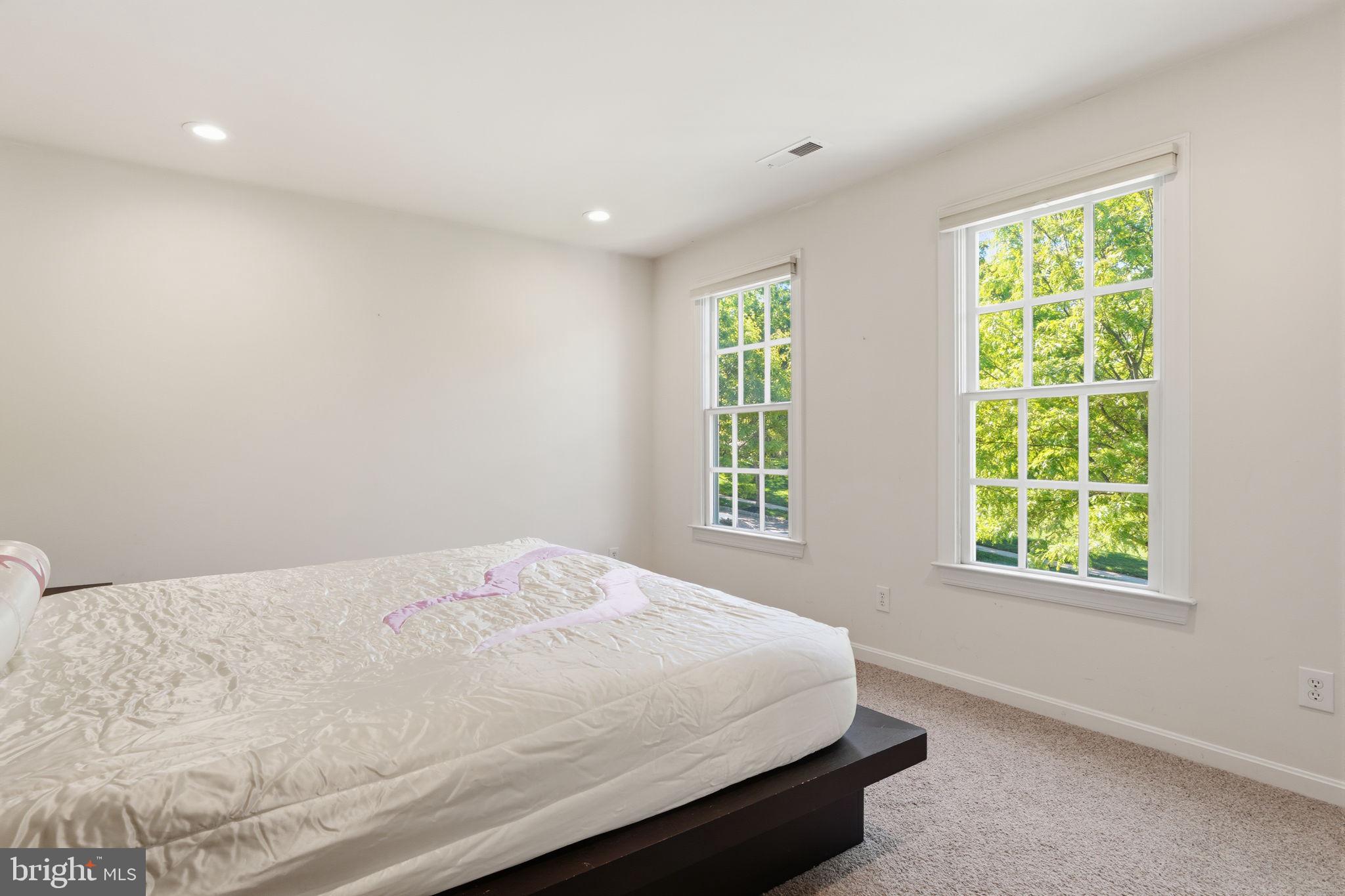 WOODMONT - Residential