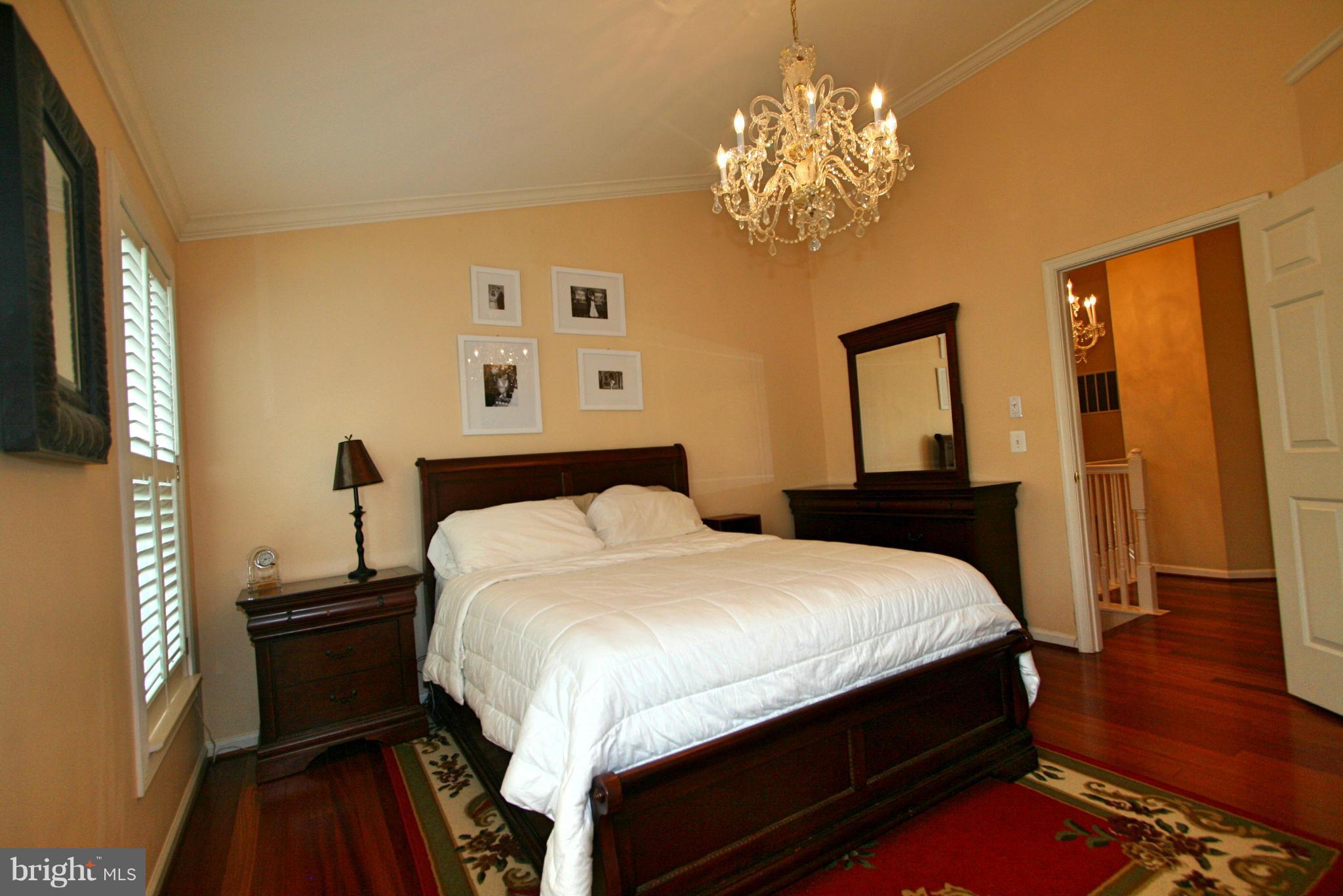 HUNTINGTON COMMONS - Residential