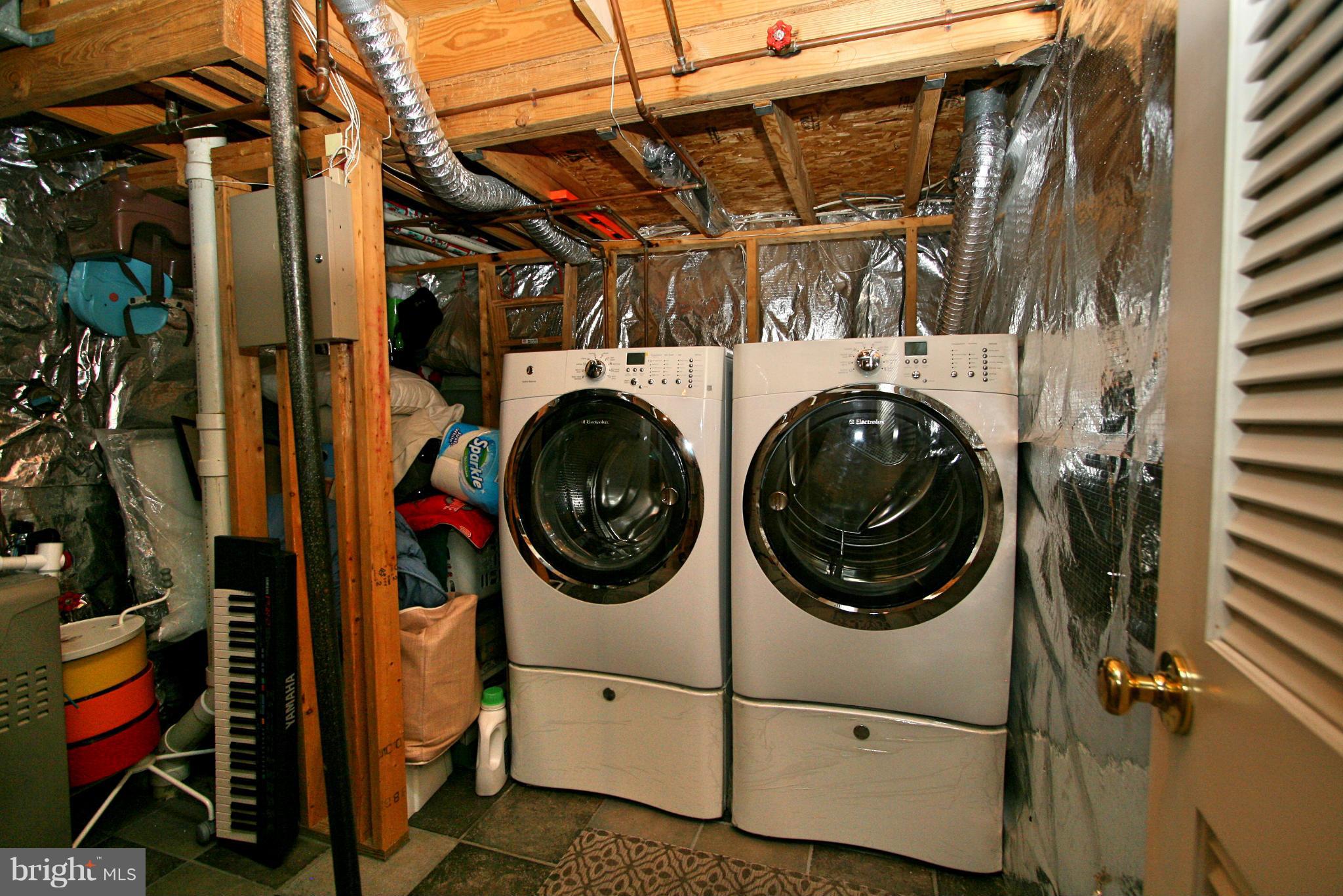 HUNTINGTON COMMONS - Residential