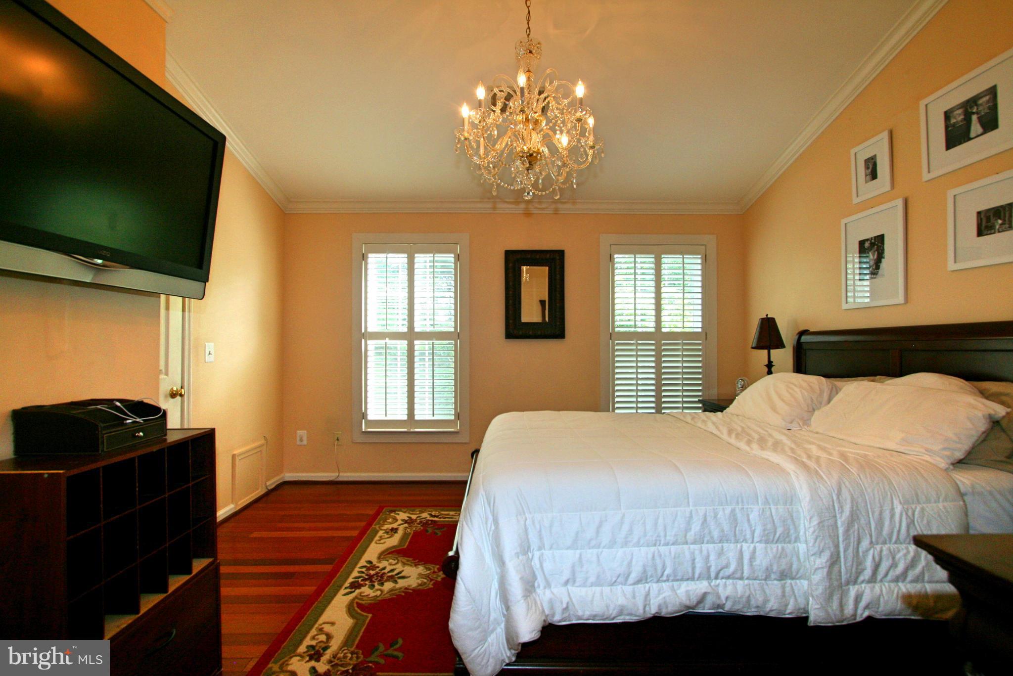 HUNTINGTON COMMONS - Residential