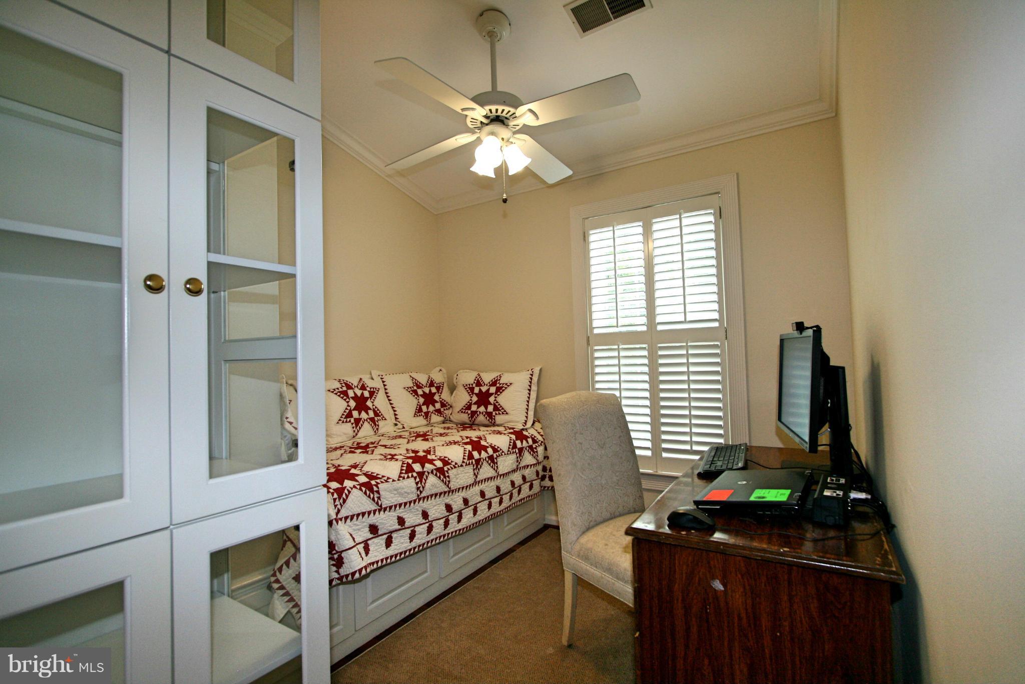 HUNTINGTON COMMONS - Residential