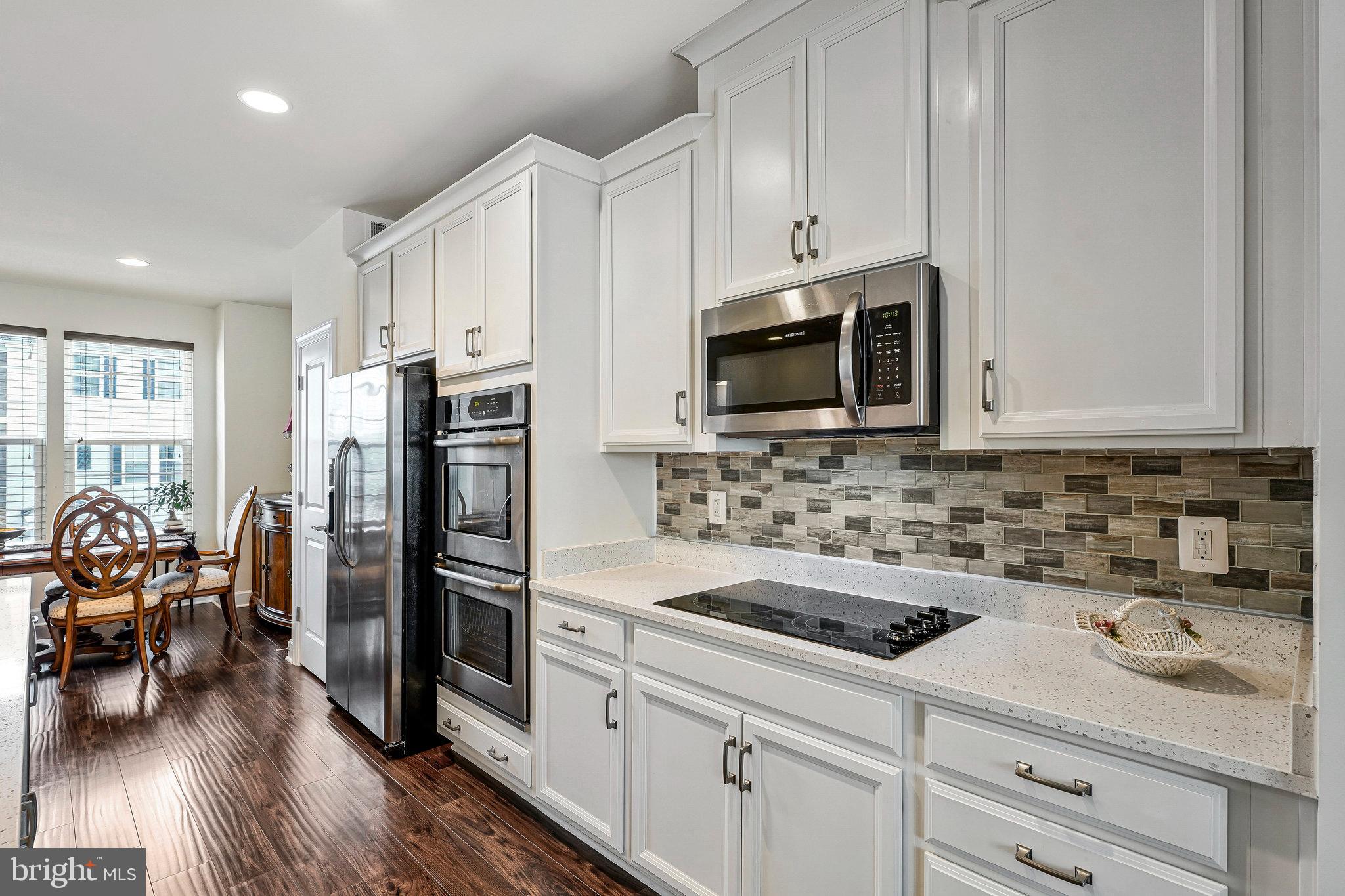 HERITAGE CROSSING TOWNS - Residential