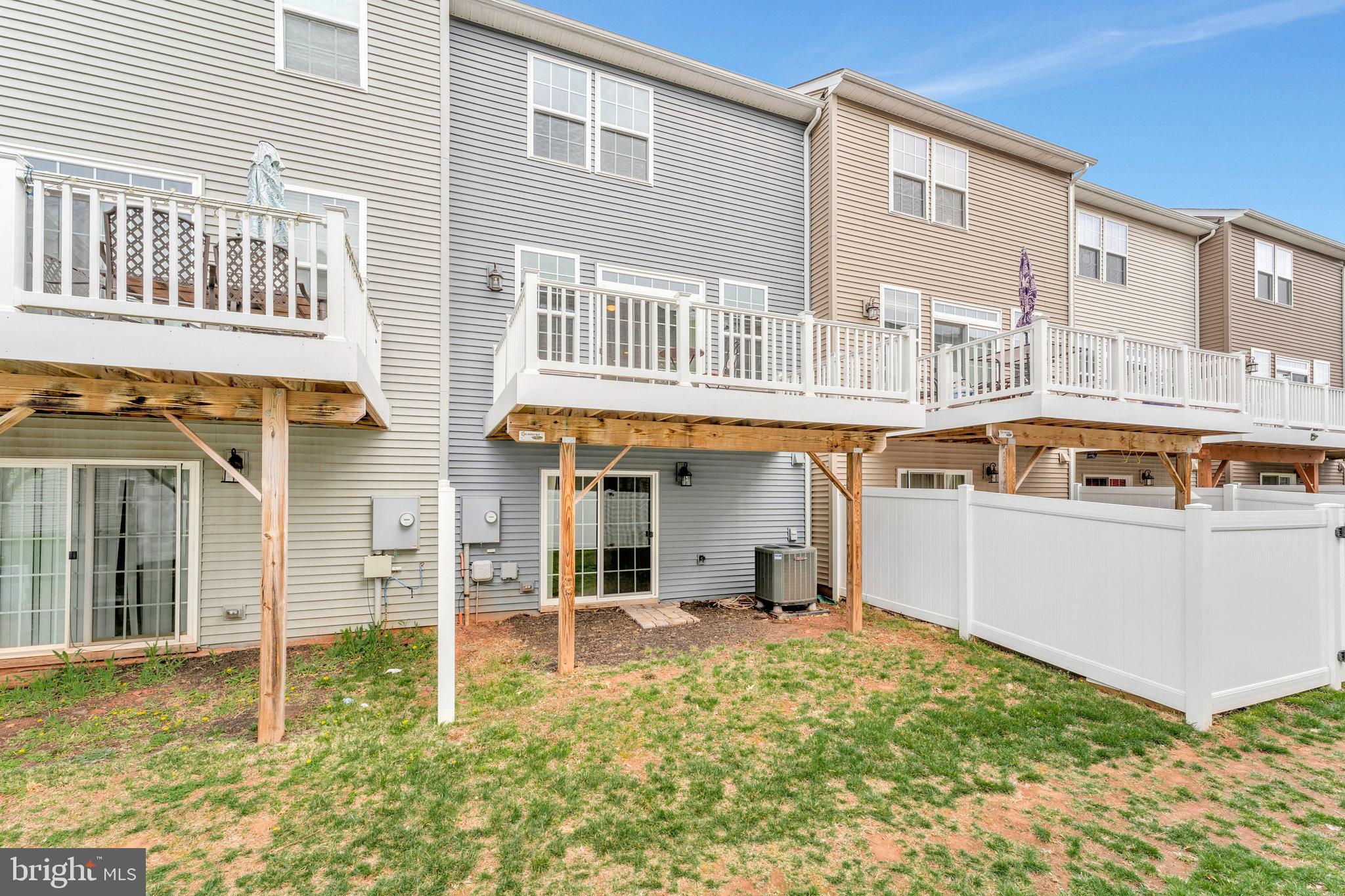 HERITAGE CROSSING TOWNS - Residential