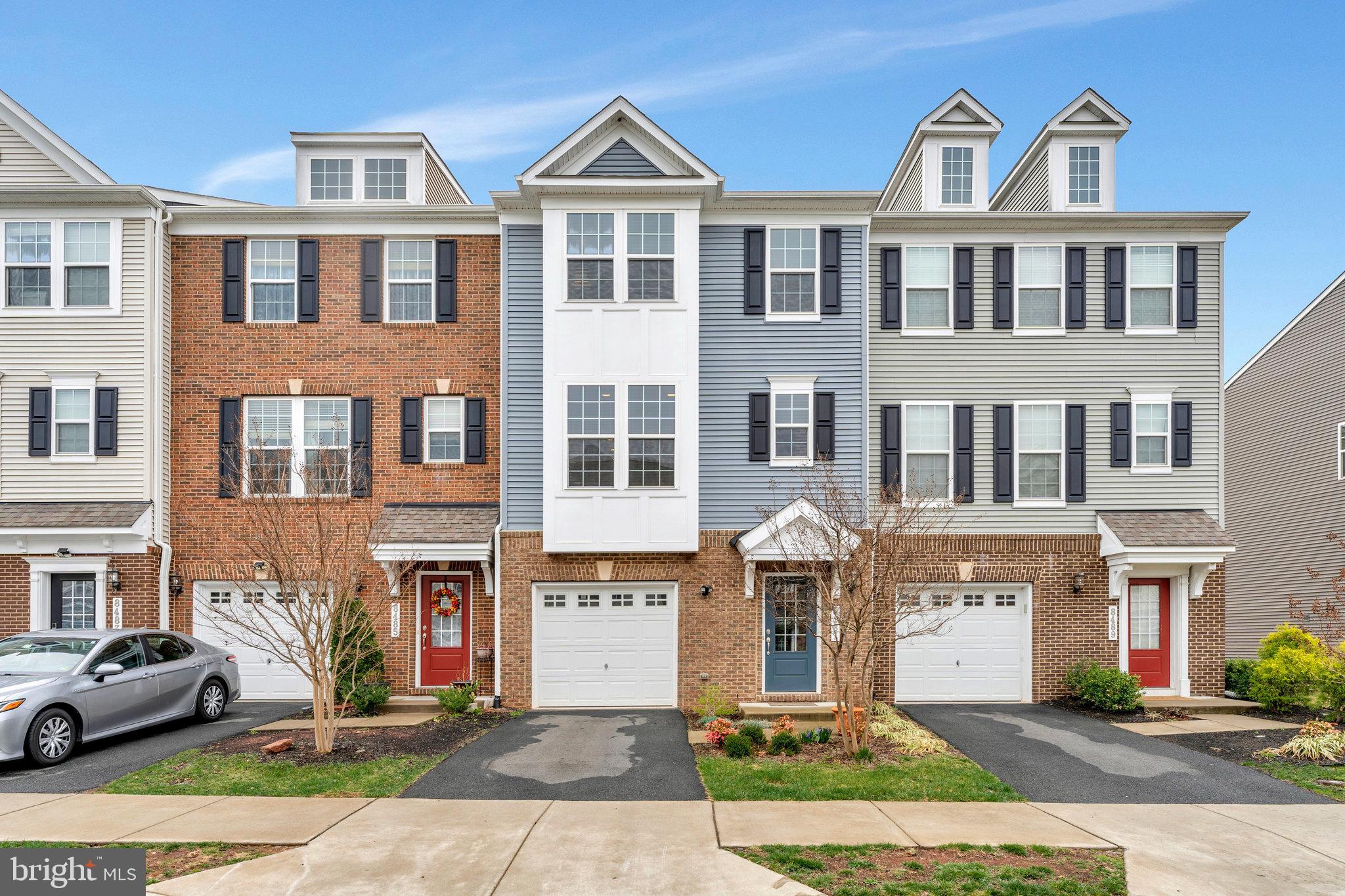 HERITAGE CROSSING TOWNS - Residential