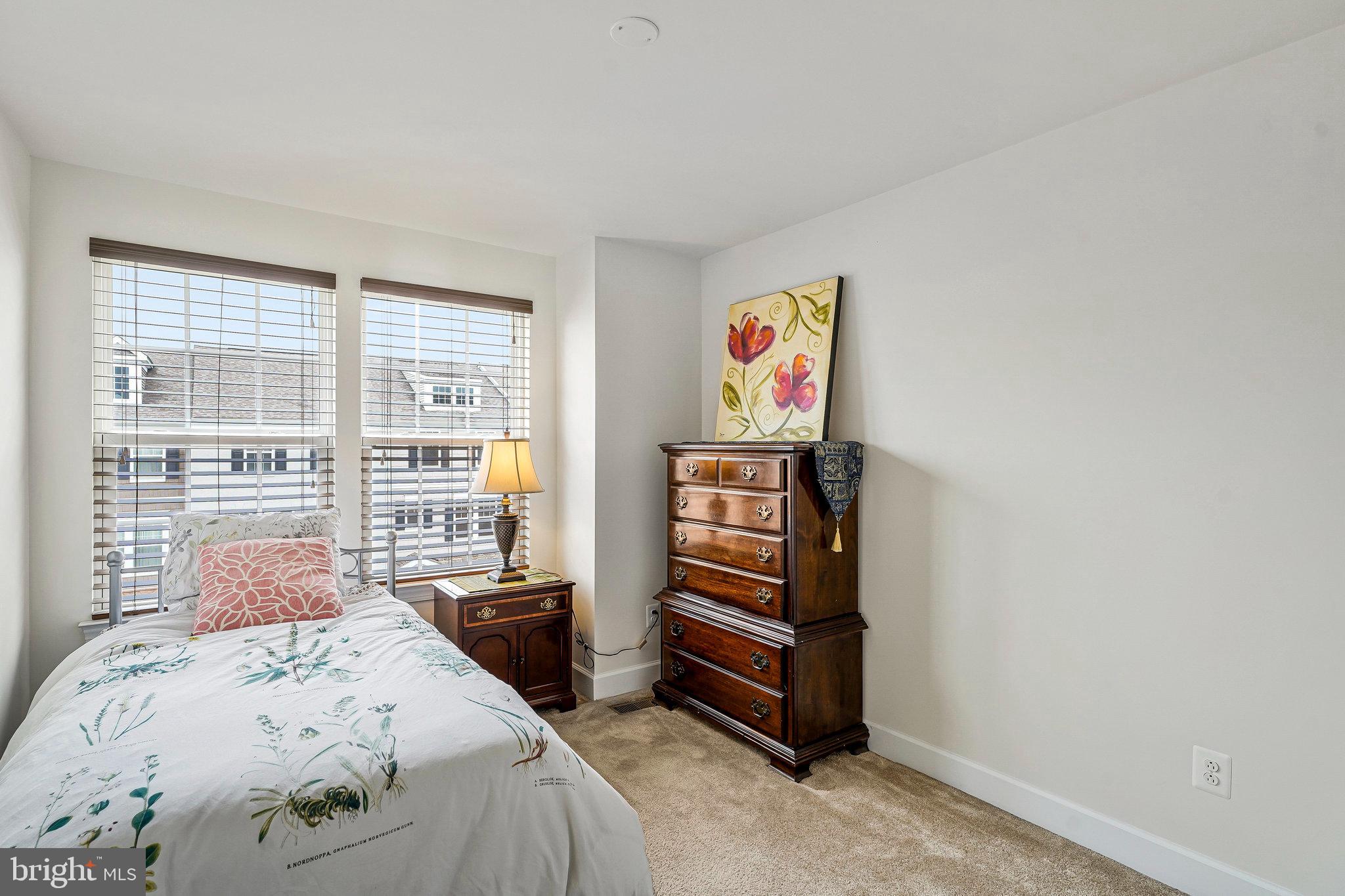 HERITAGE CROSSING TOWNS - Residential