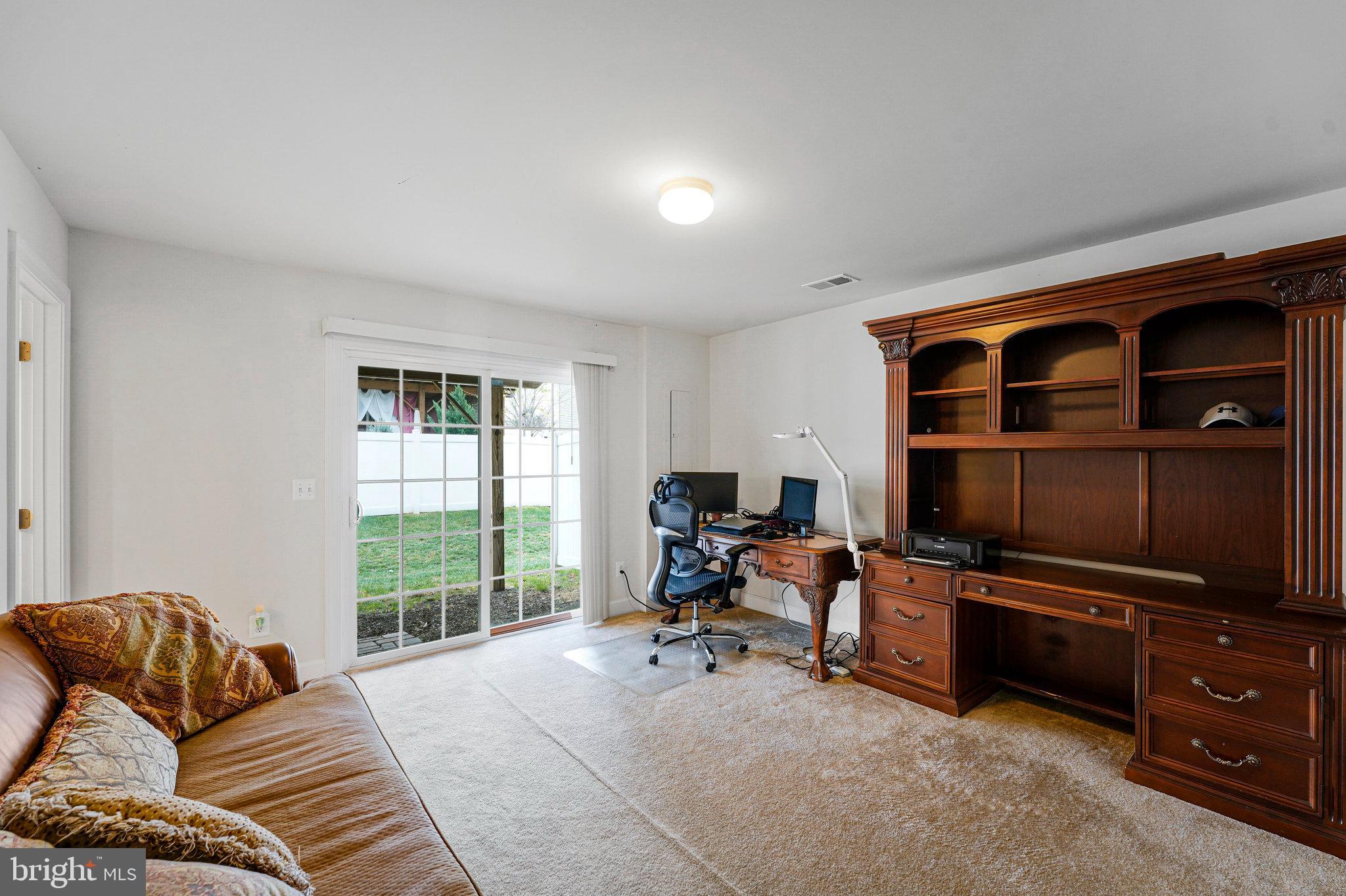 HERITAGE CROSSING TOWNS - Residential