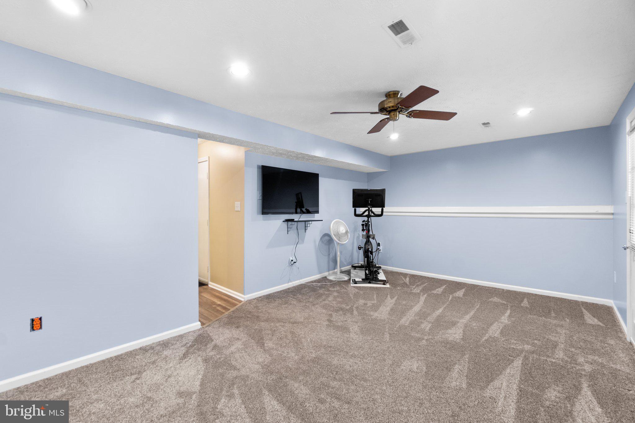 KINGS MEADE - Residential