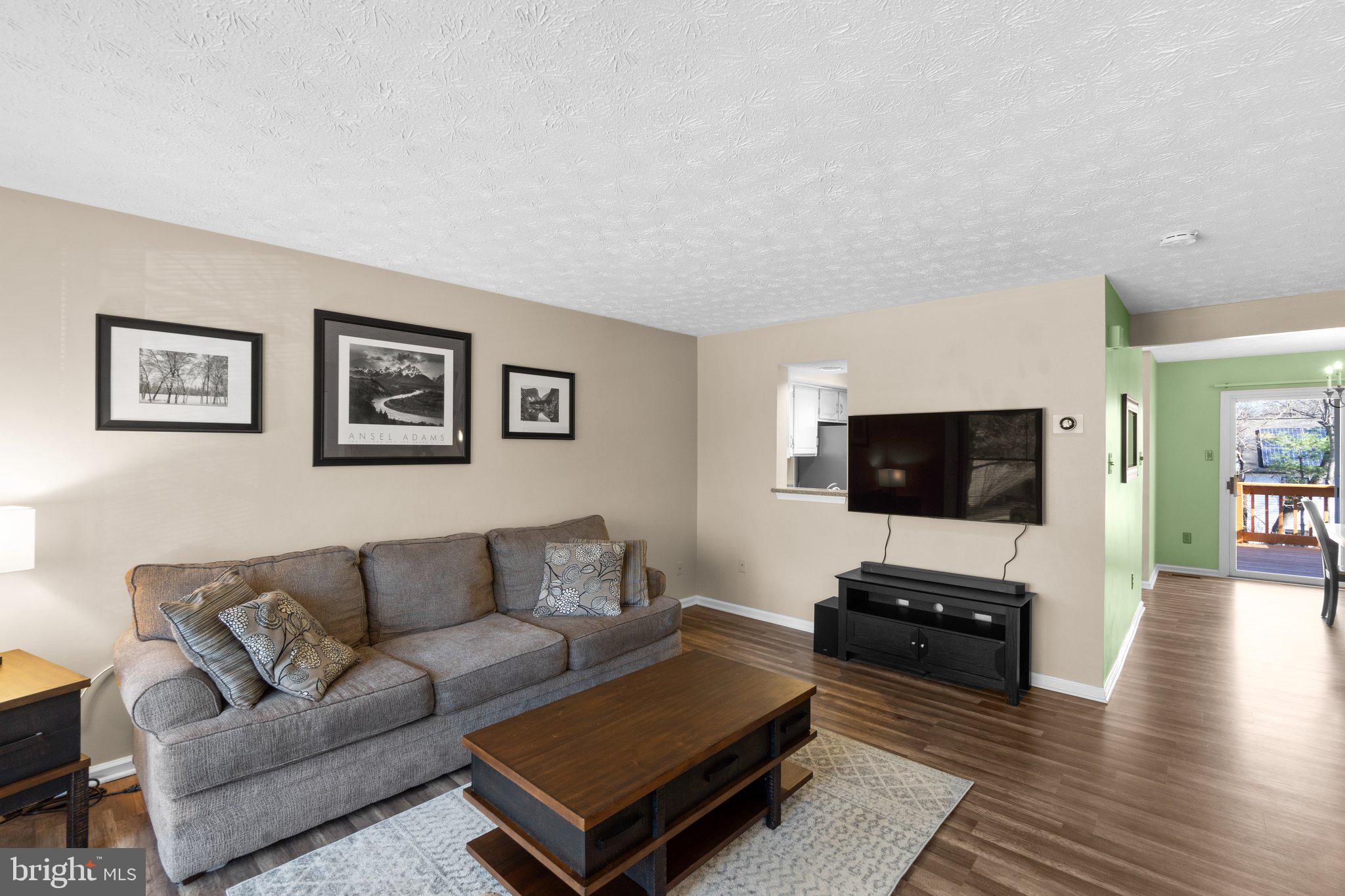 KINGS MEADE - Residential