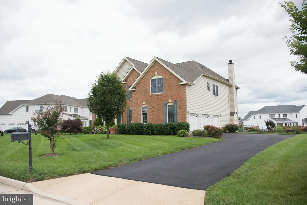 LOUDOUN VALLEY ESTATES - Residential Lease