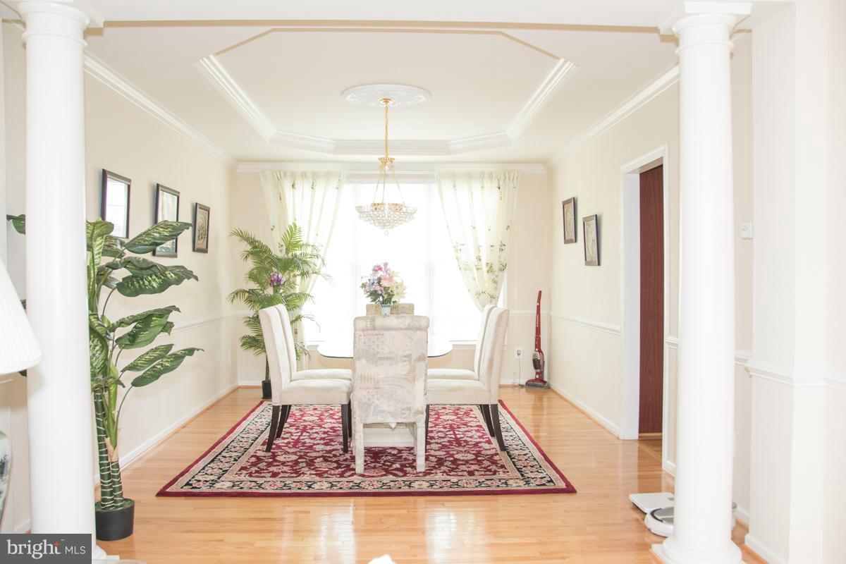 LOUDOUN VALLEY ESTATES - Residential Lease