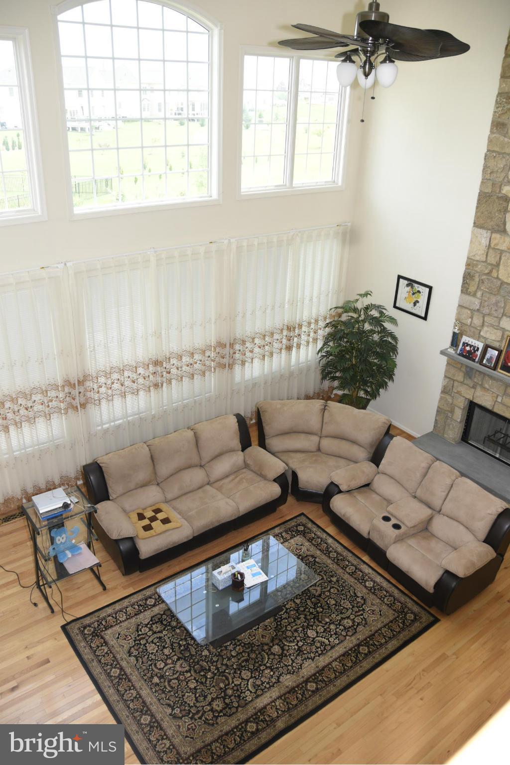 LOUDOUN VALLEY ESTATES - Residential Lease