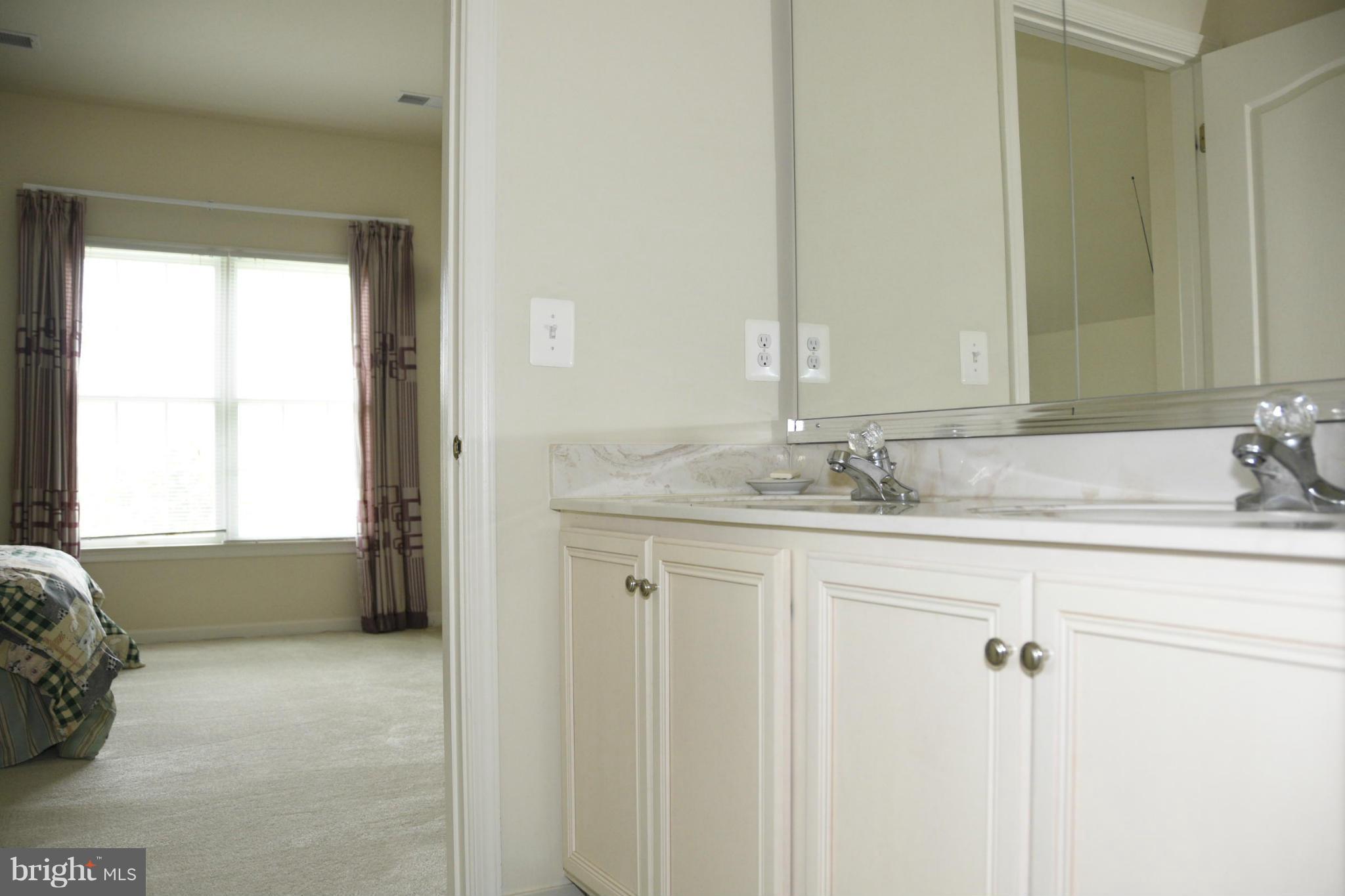 LOUDOUN VALLEY ESTATES - Residential Lease