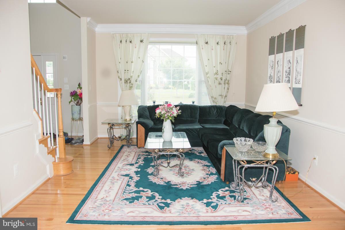 LOUDOUN VALLEY ESTATES - Residential Lease