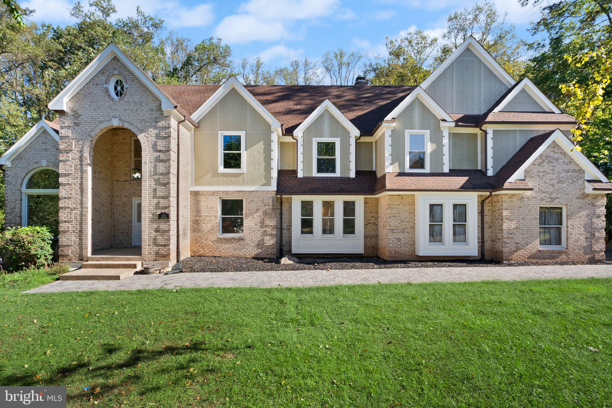 1235 GILMAN COURT