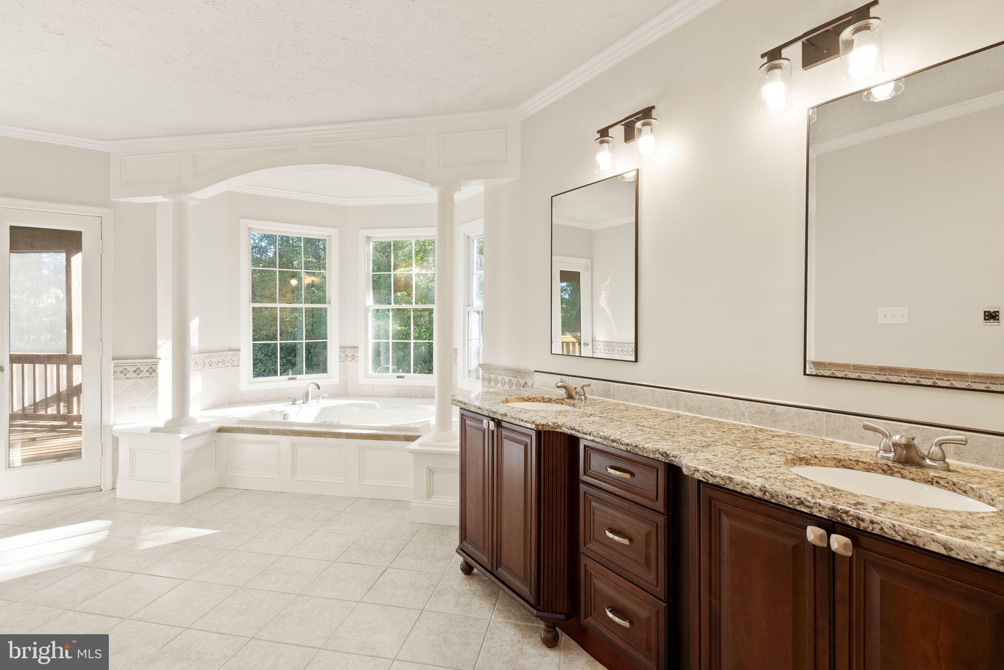 SHAKER WOODS - Residential