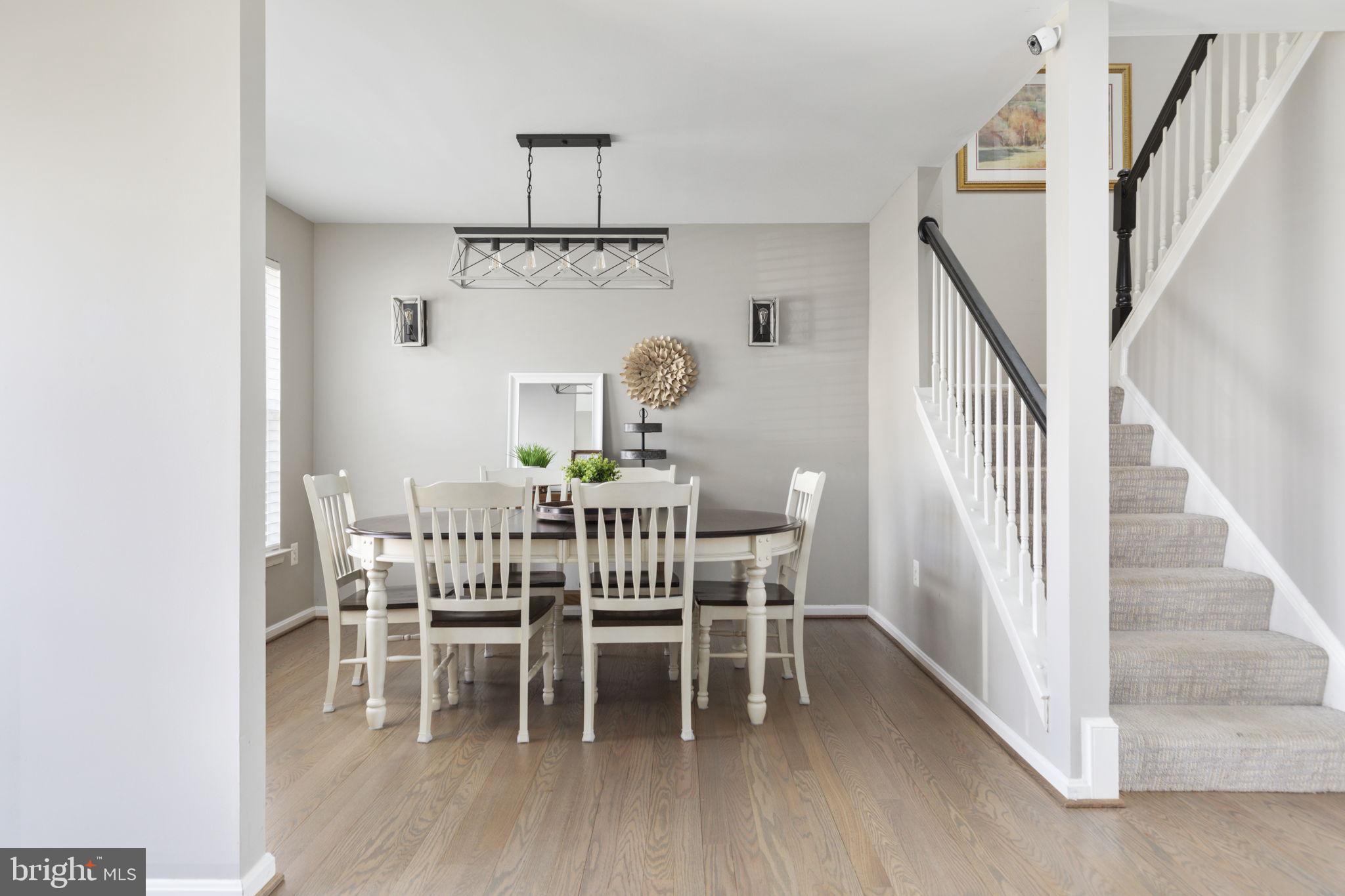 ROUND HILL - Residential