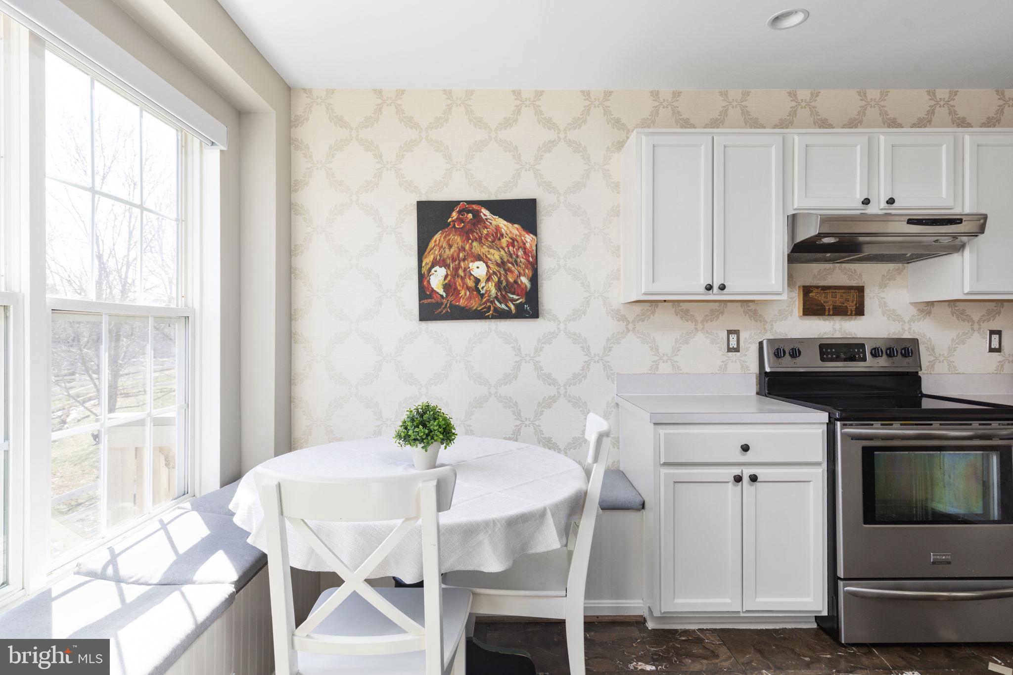 ROUND HILL - Residential