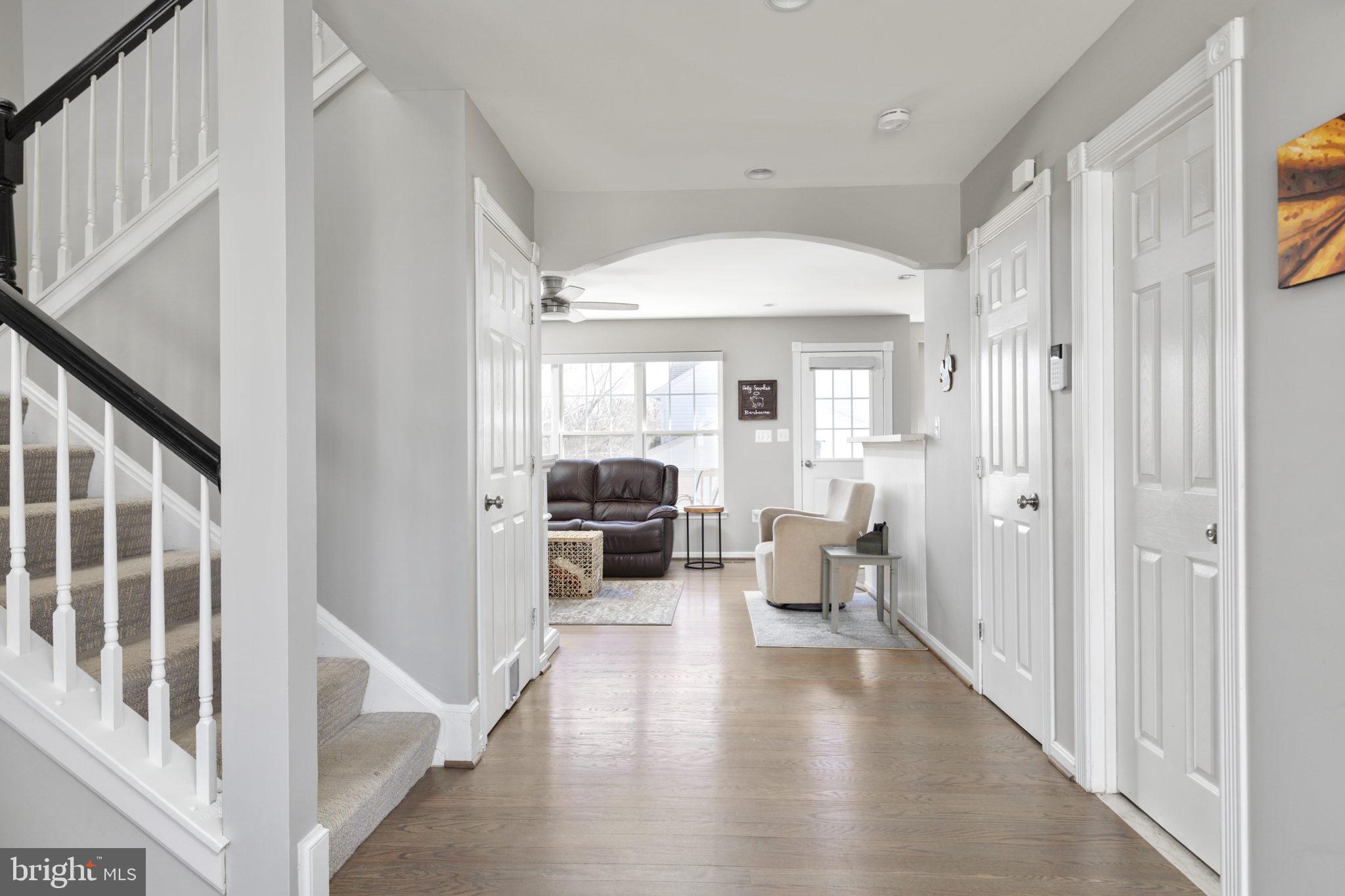 ROUND HILL - Residential