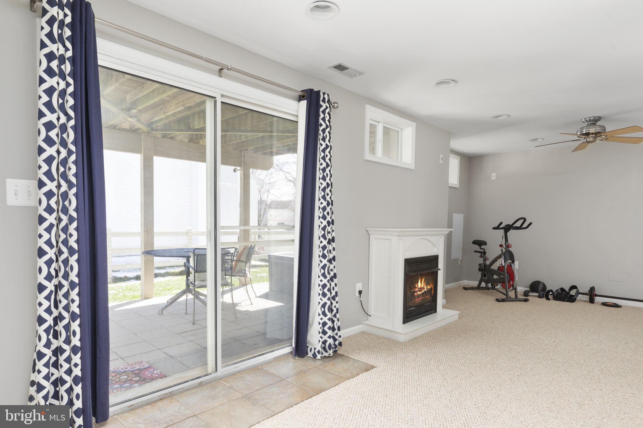 ROUND HILL - Residential