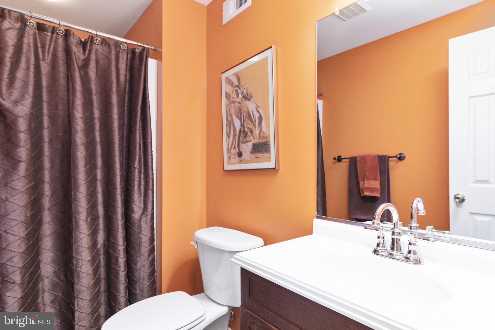 ROUND HILL - Residential