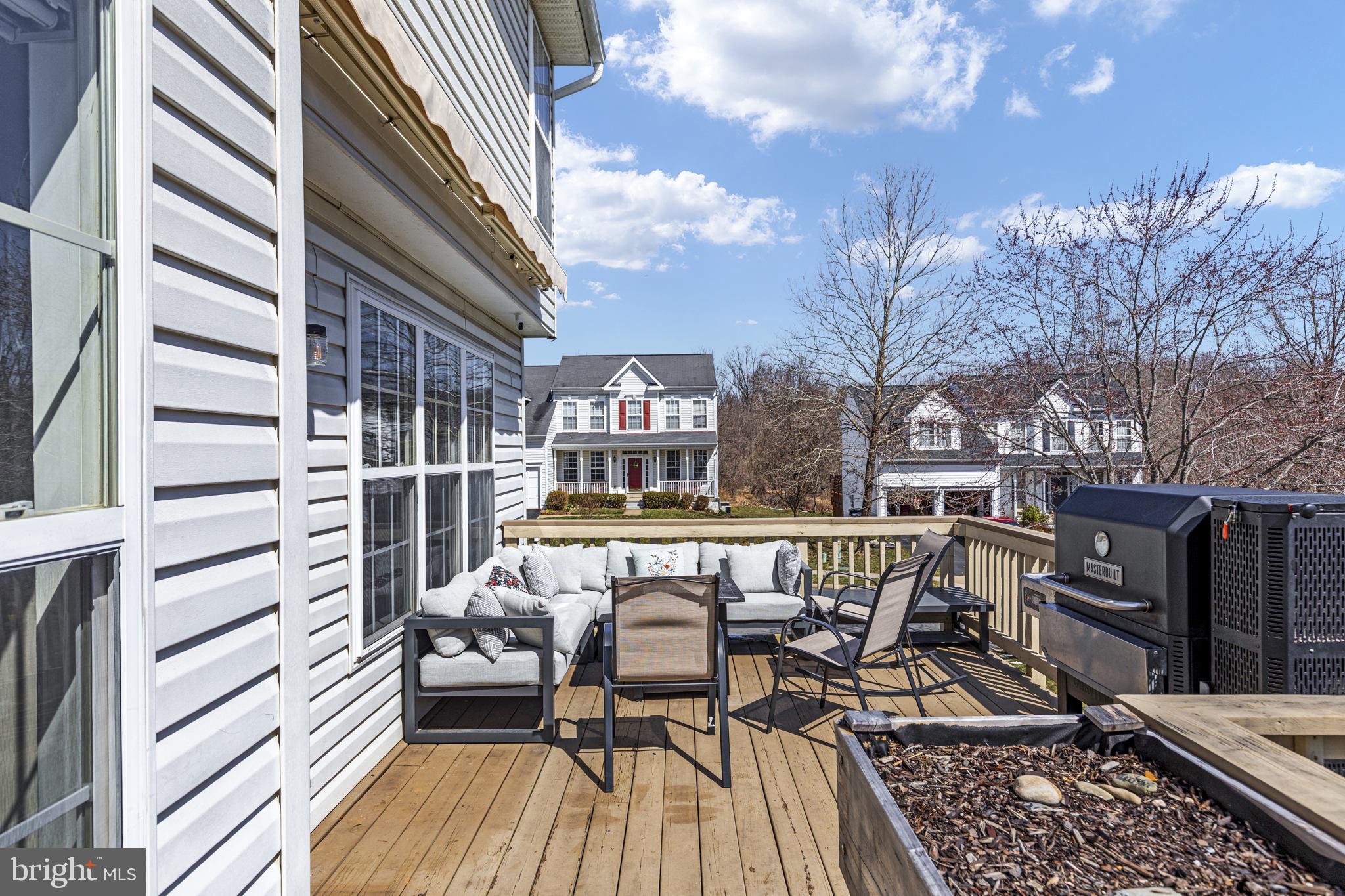 ROUND HILL - Residential