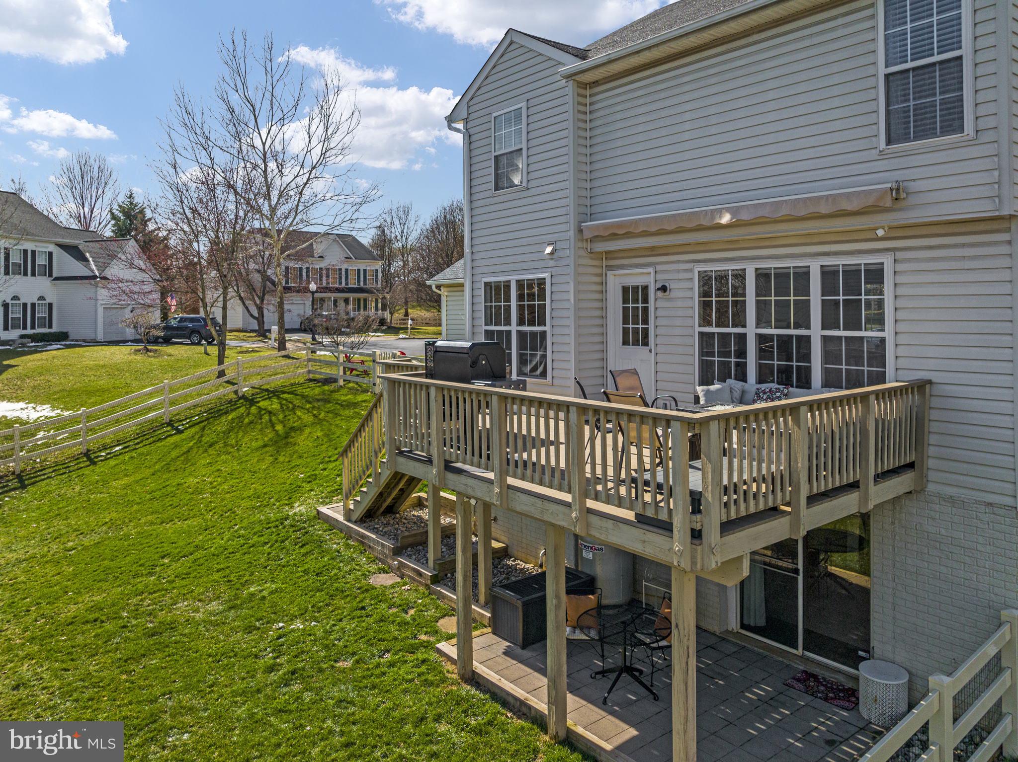 ROUND HILL - Residential