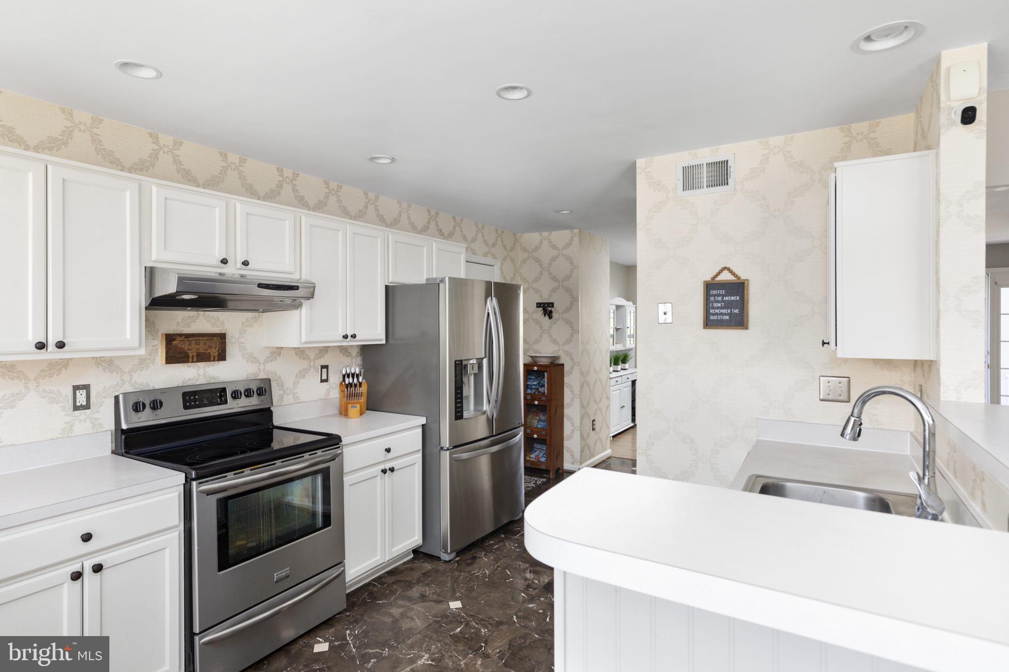 ROUND HILL - Residential