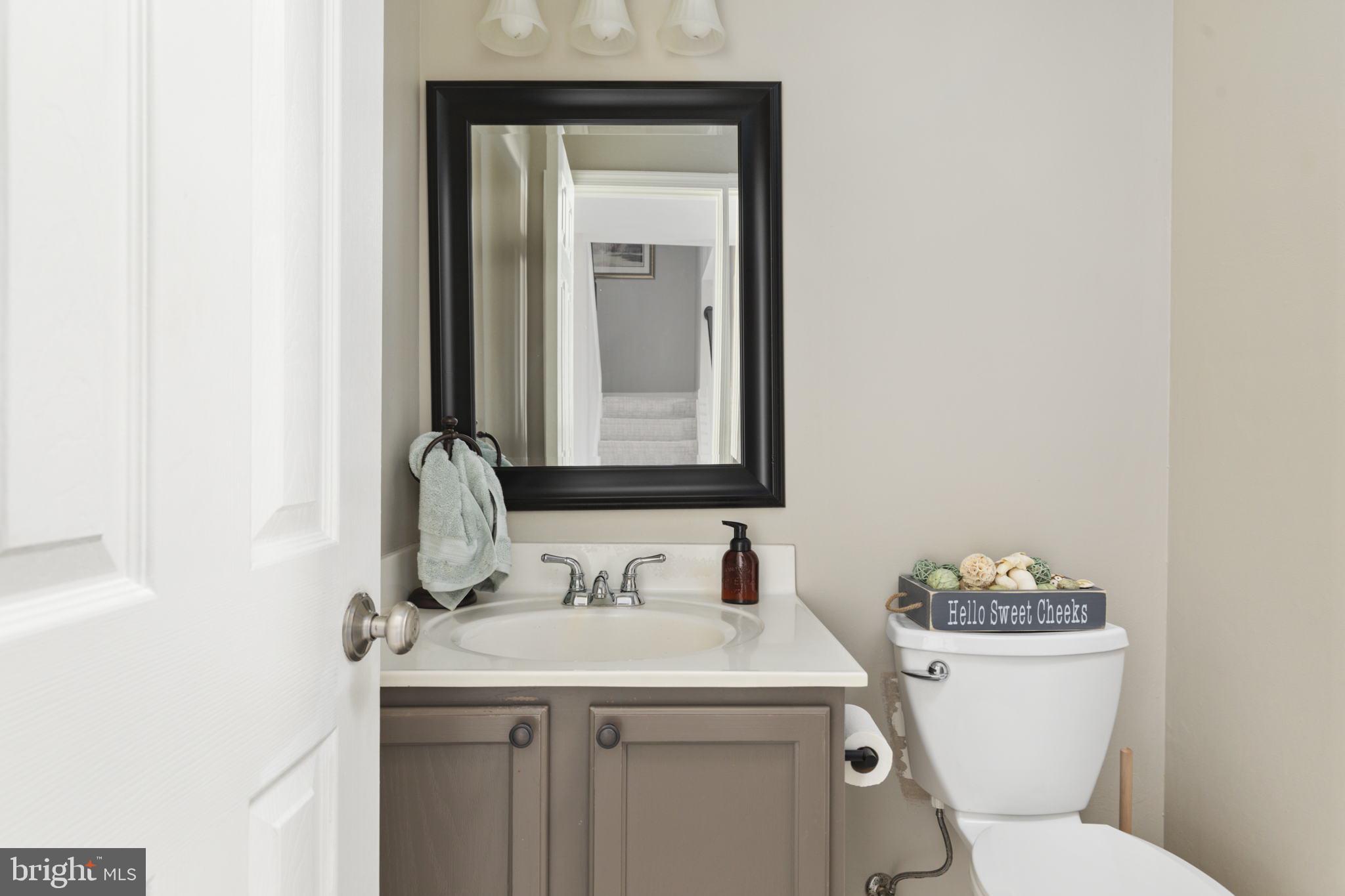 ROUND HILL - Residential