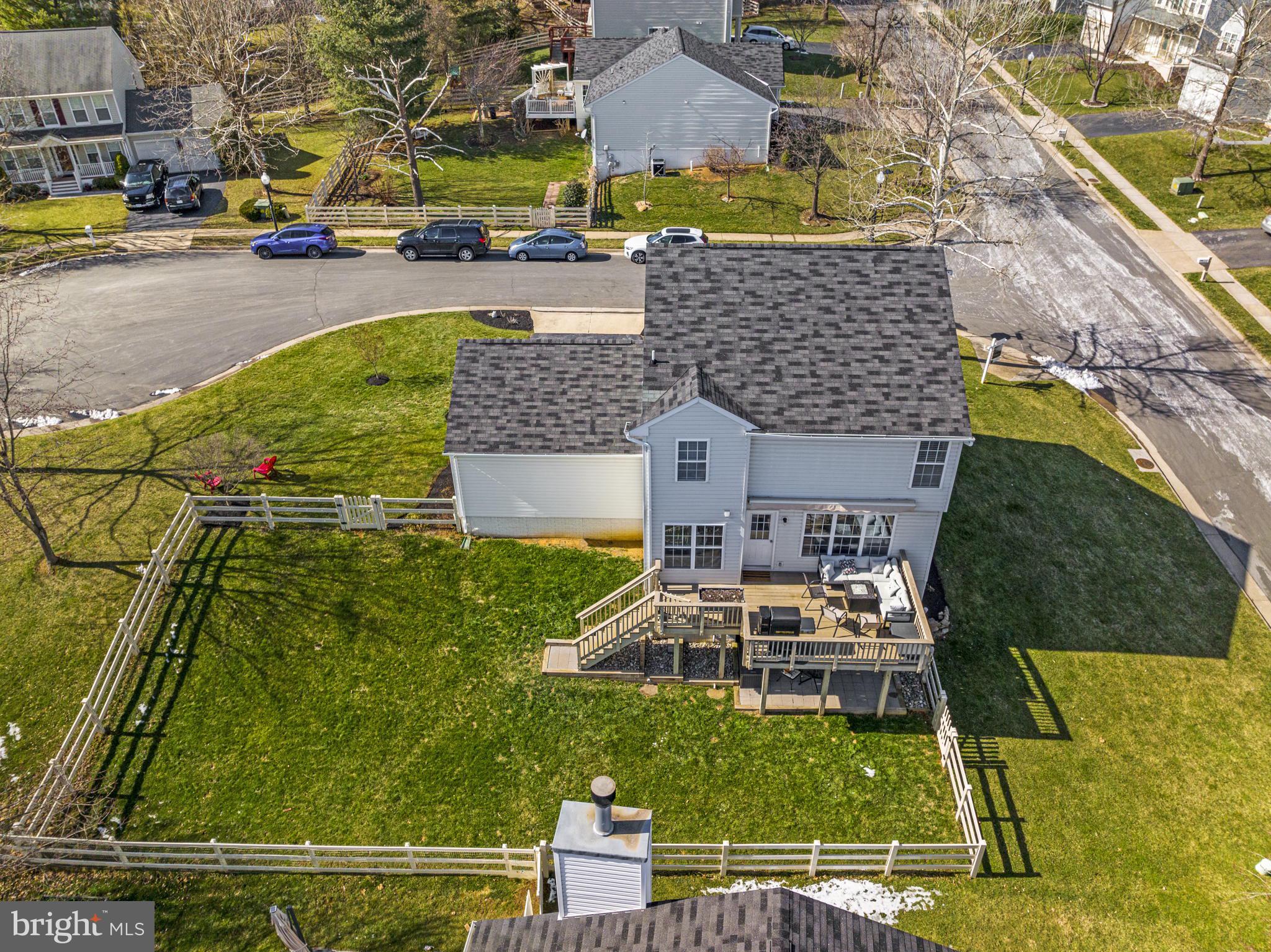 ROUND HILL - Residential