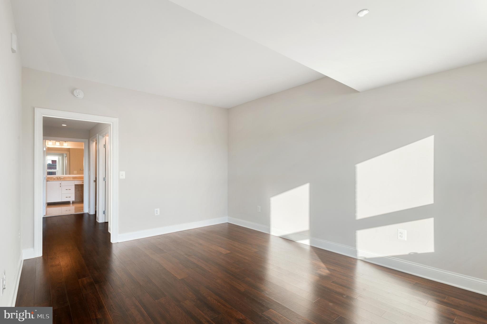 HAMPDEN ROW - Residential