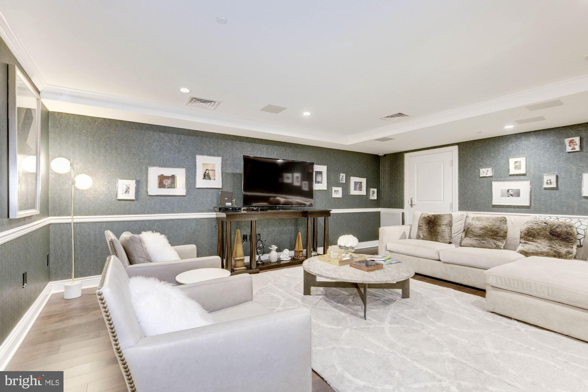 HAMPDEN ROW - Residential