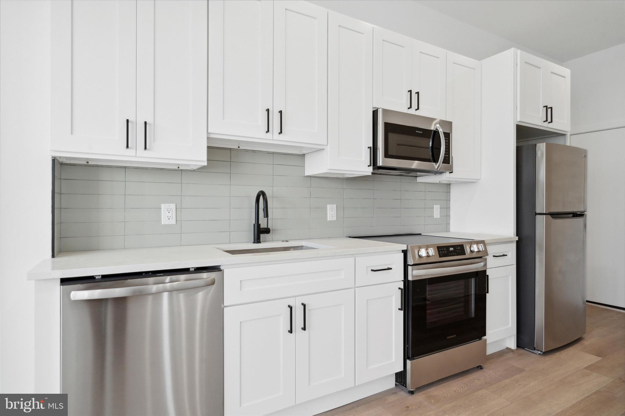 QUEEN VILLAGE - Residential Lease