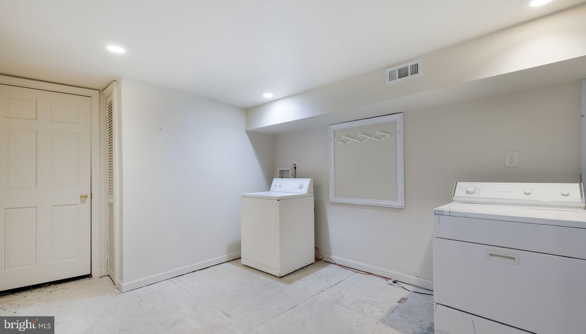 BELLA VISTA - Residential Lease