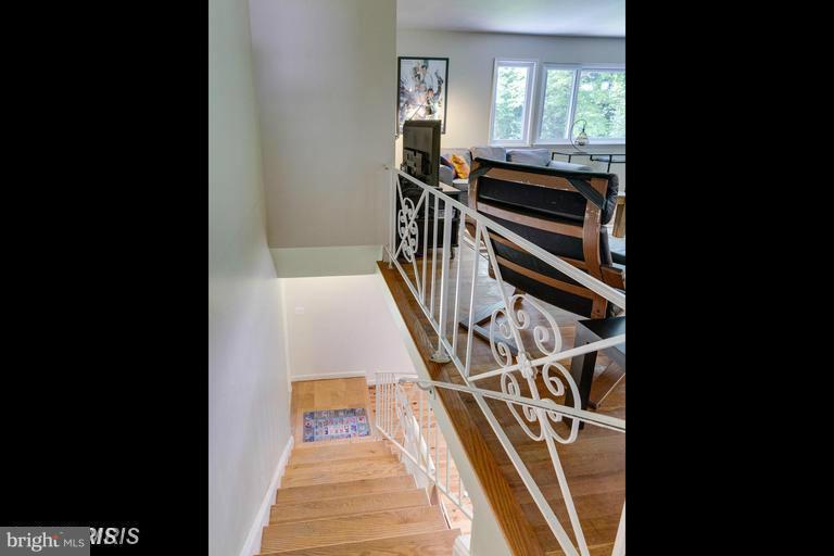 SURREY SQUARE - Residential Lease